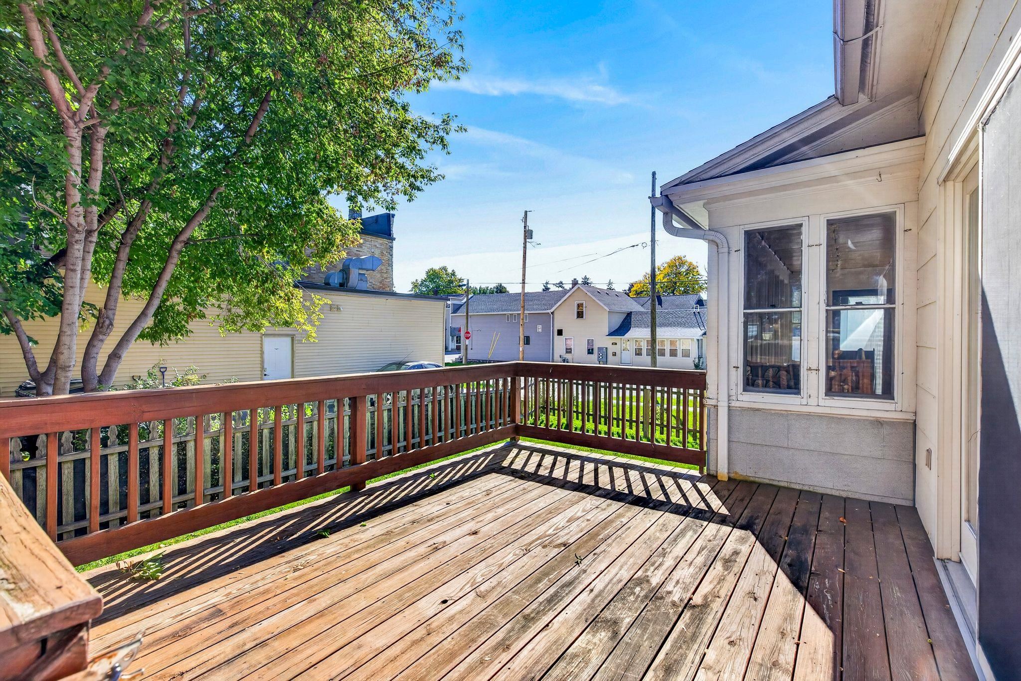 210 W 16TH Avenue