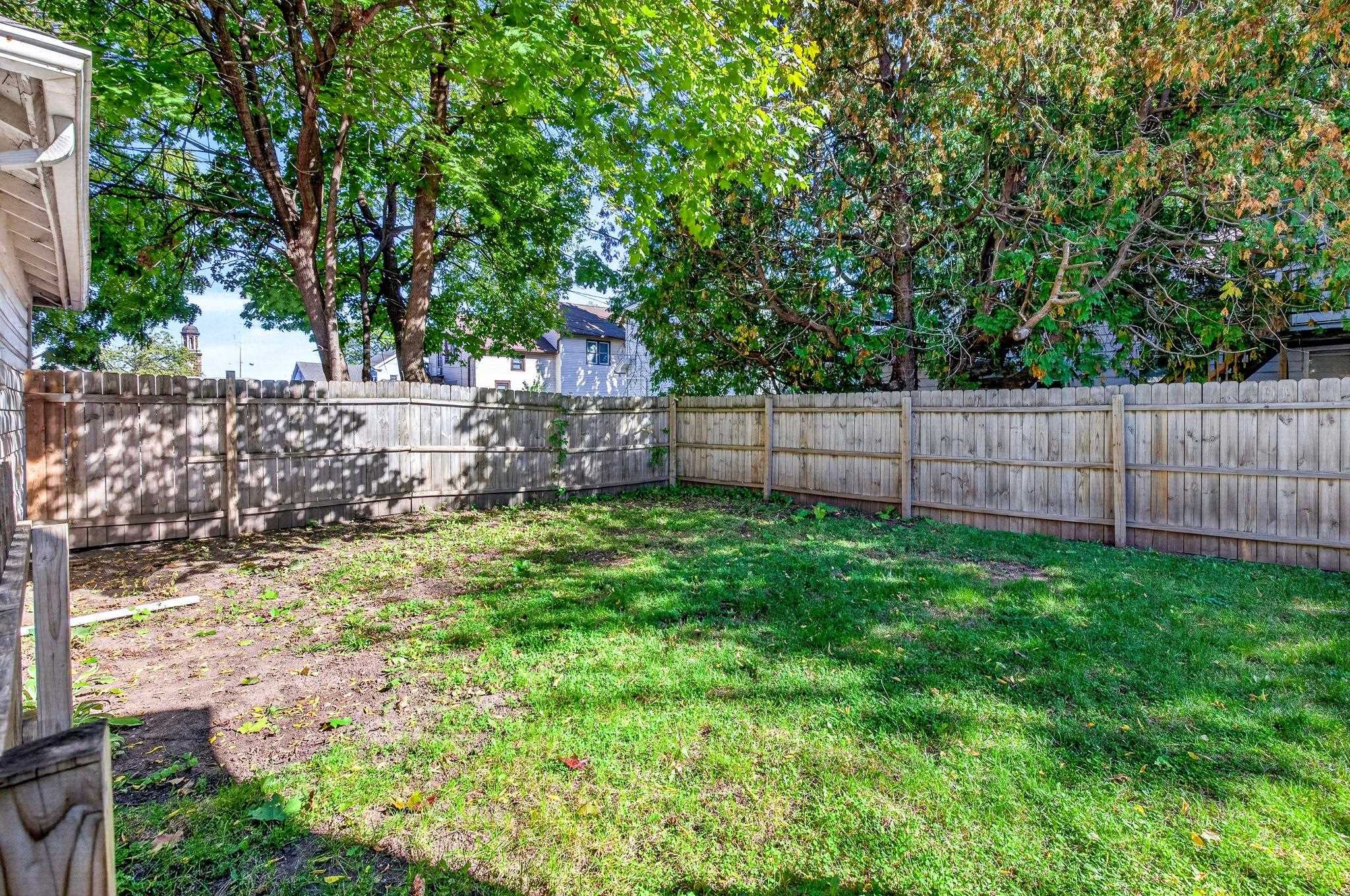 210 W 16TH Avenue