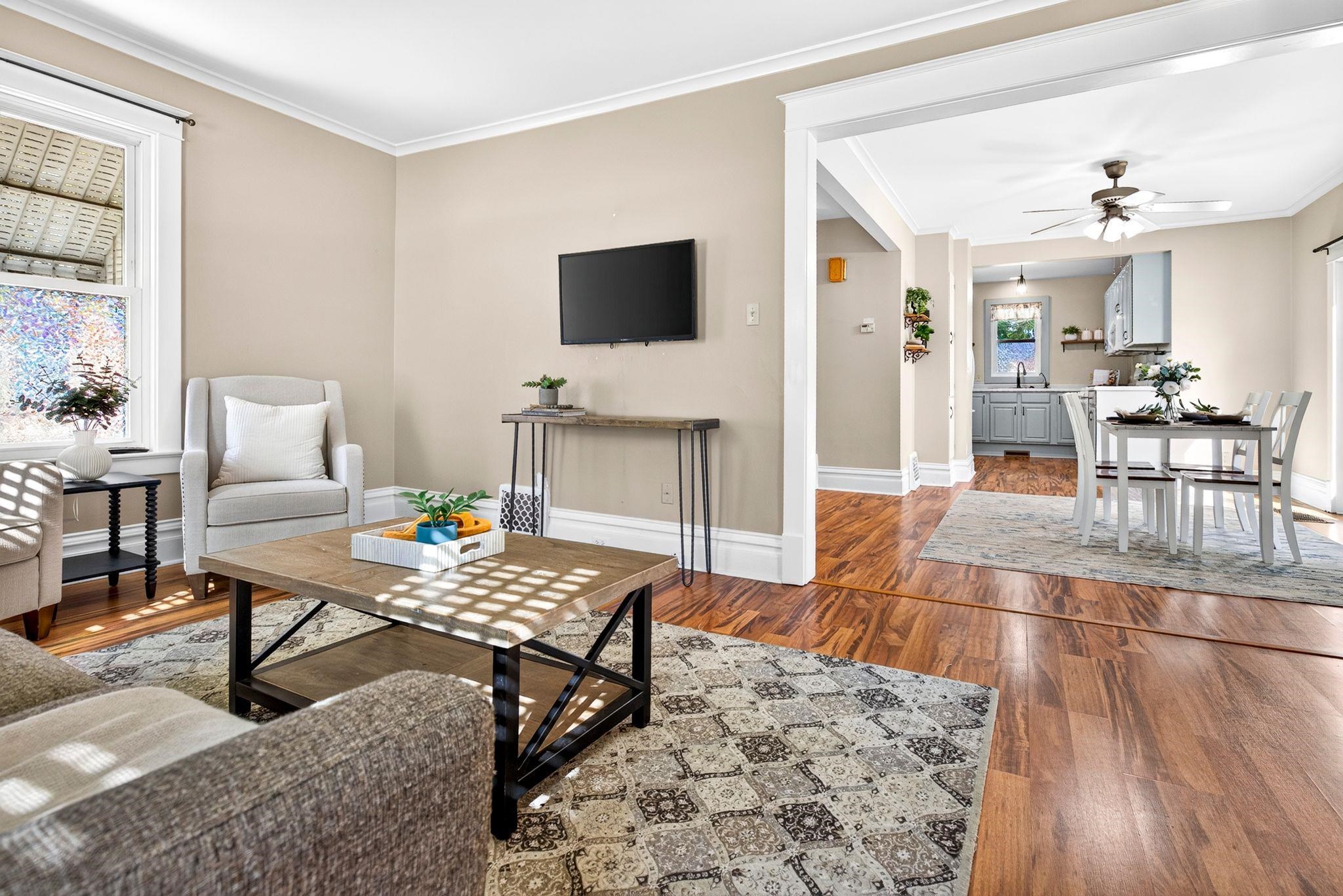 210 W 16TH Avenue