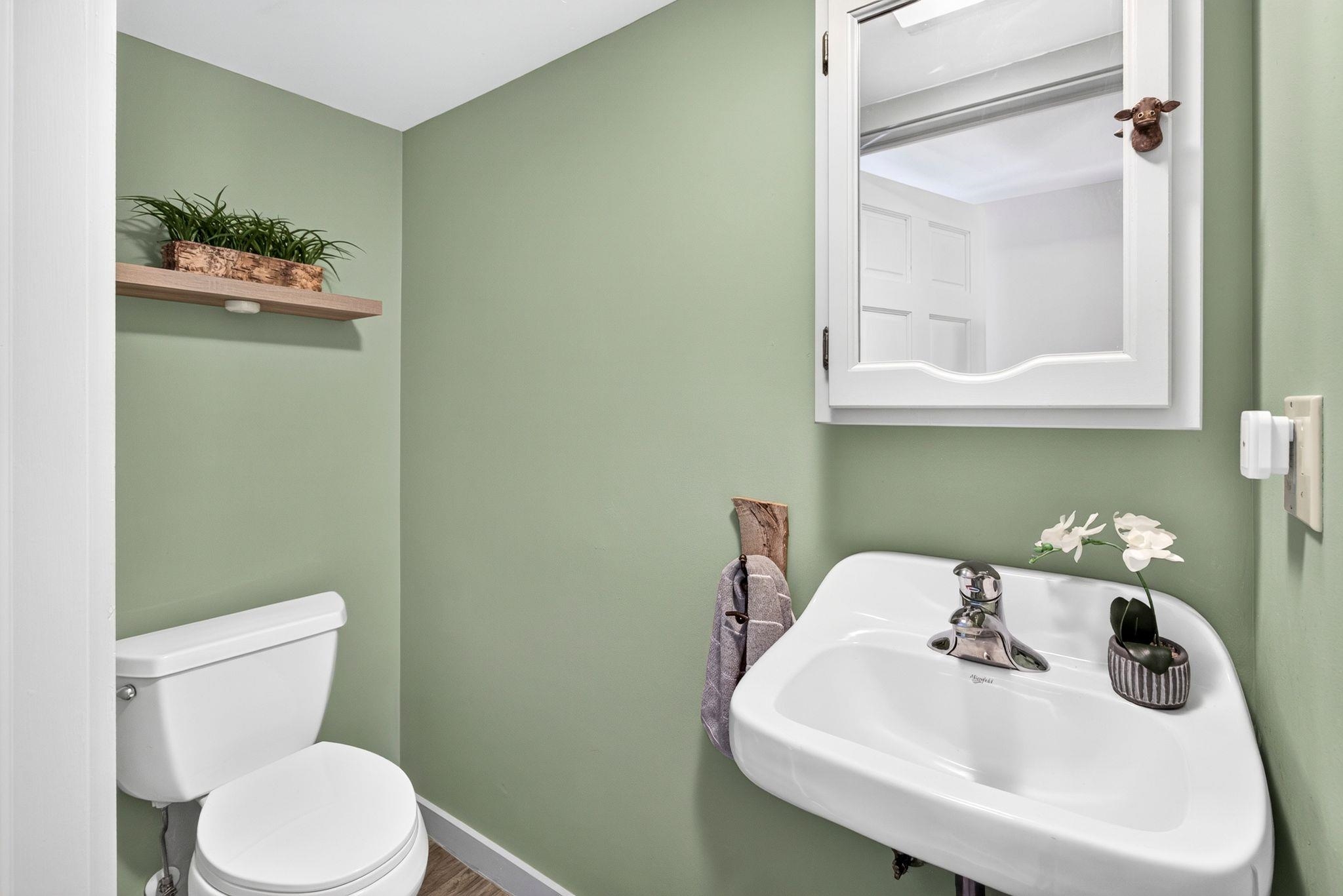 210 W 16TH Avenue