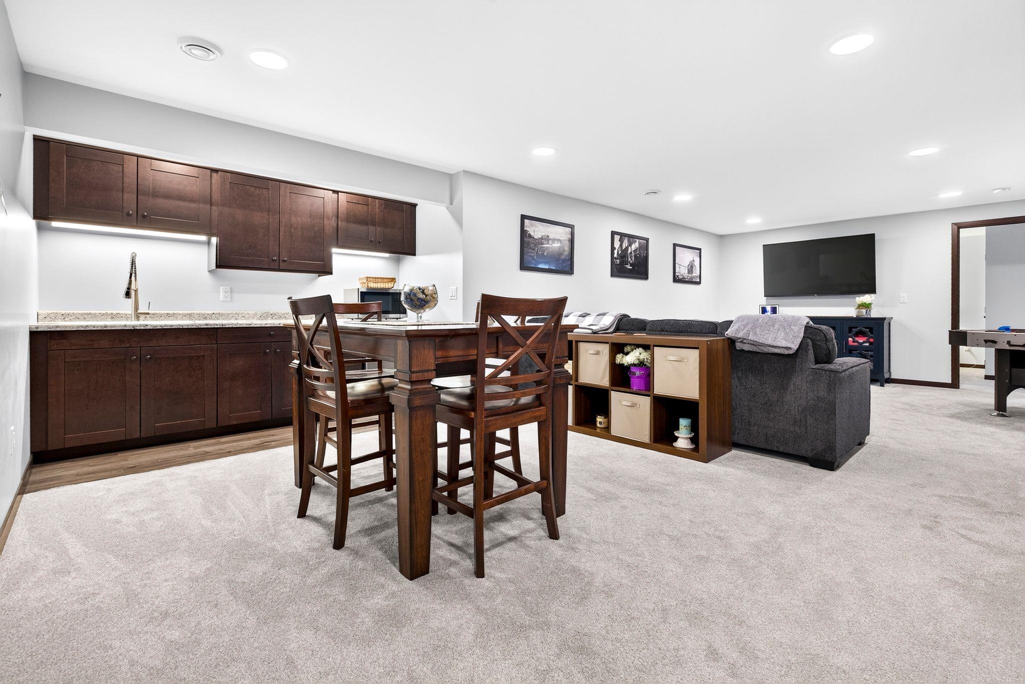 2224 MADELYNN Lane