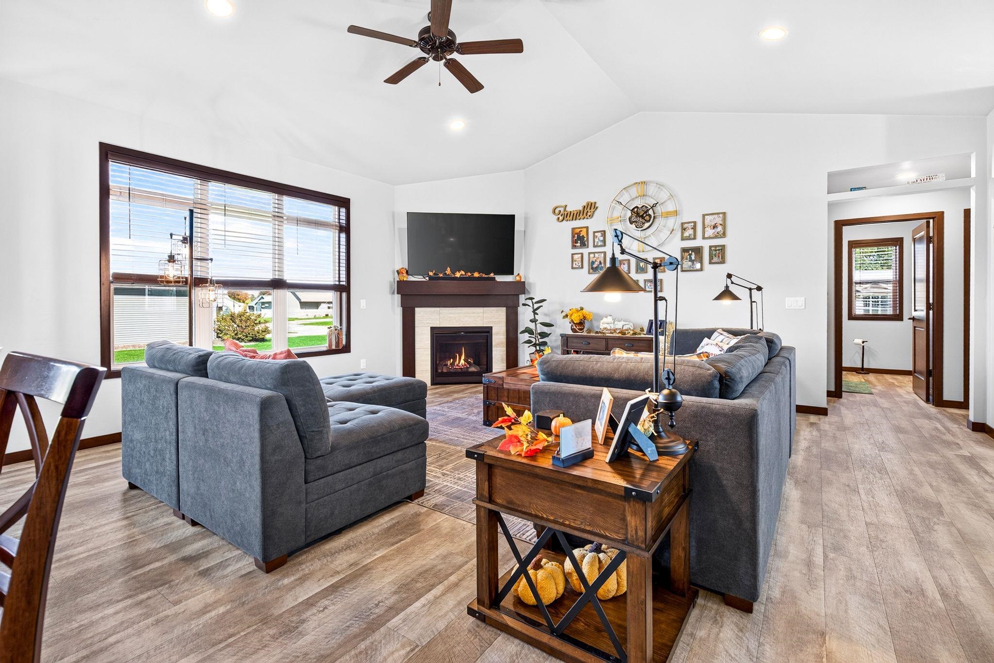 2224 MADELYNN Lane