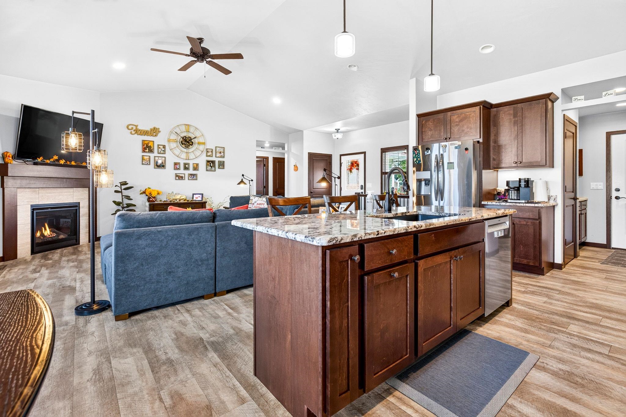 2224 MADELYNN Lane