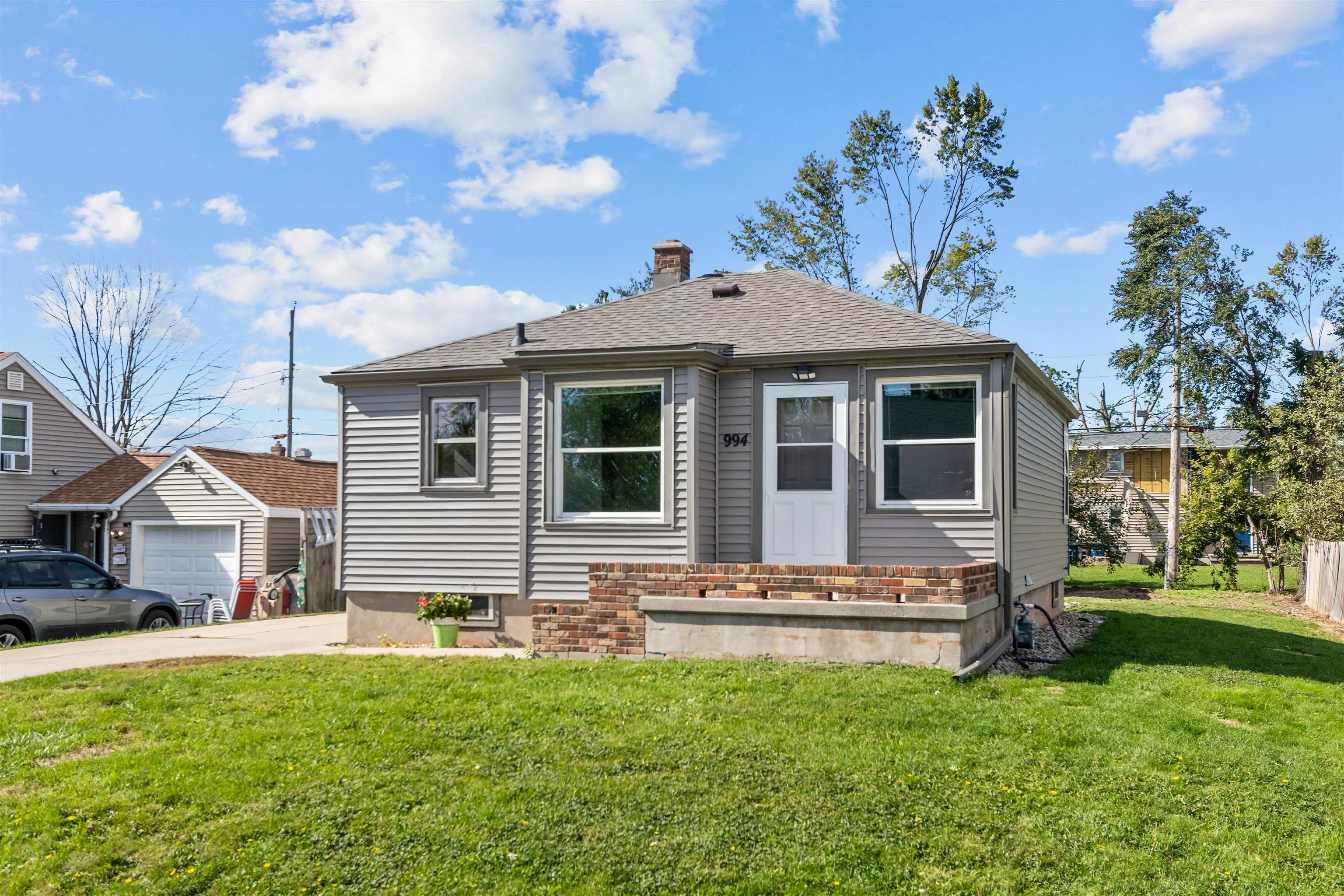 994 CLAUDE Street