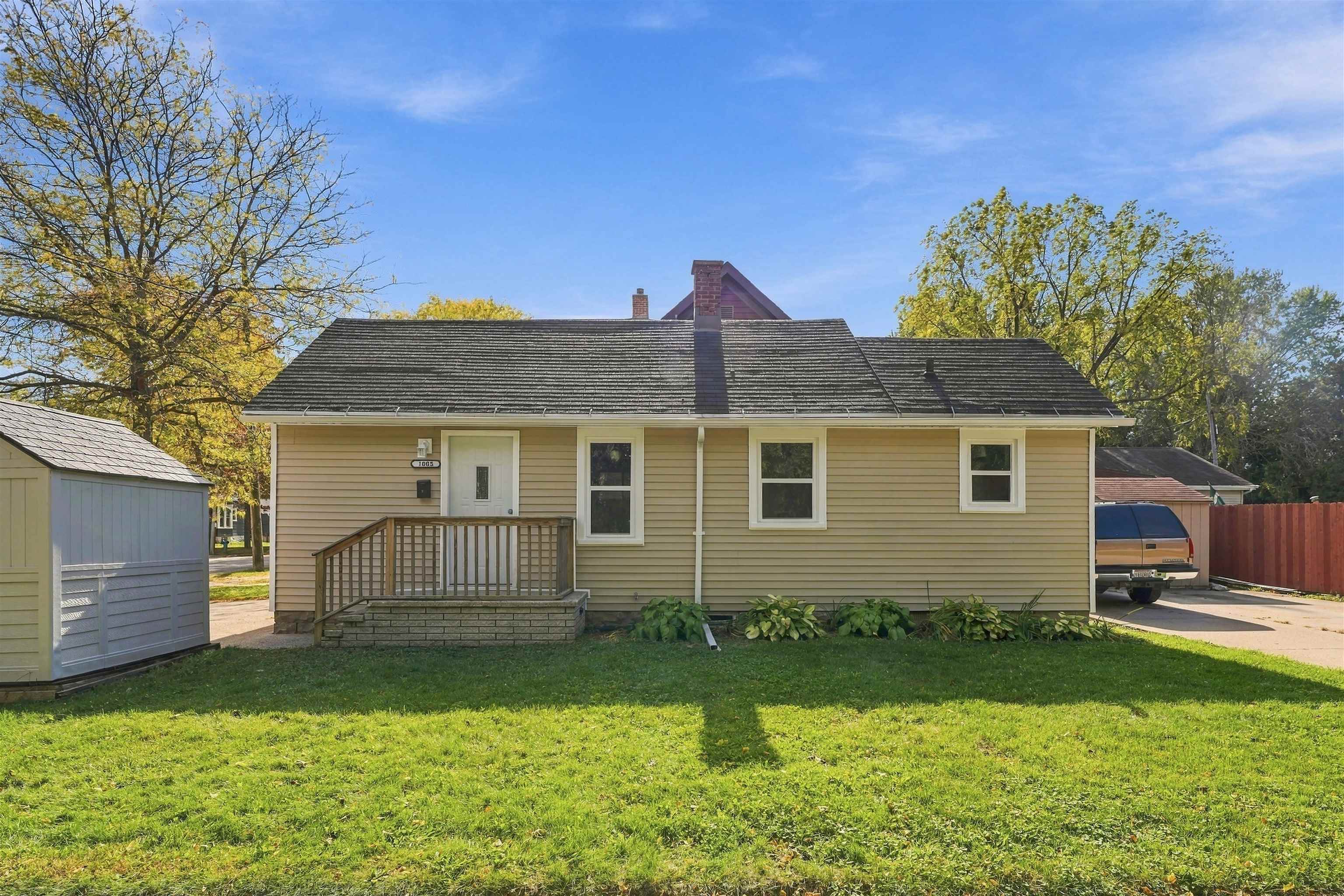 1005 W 4TH Street