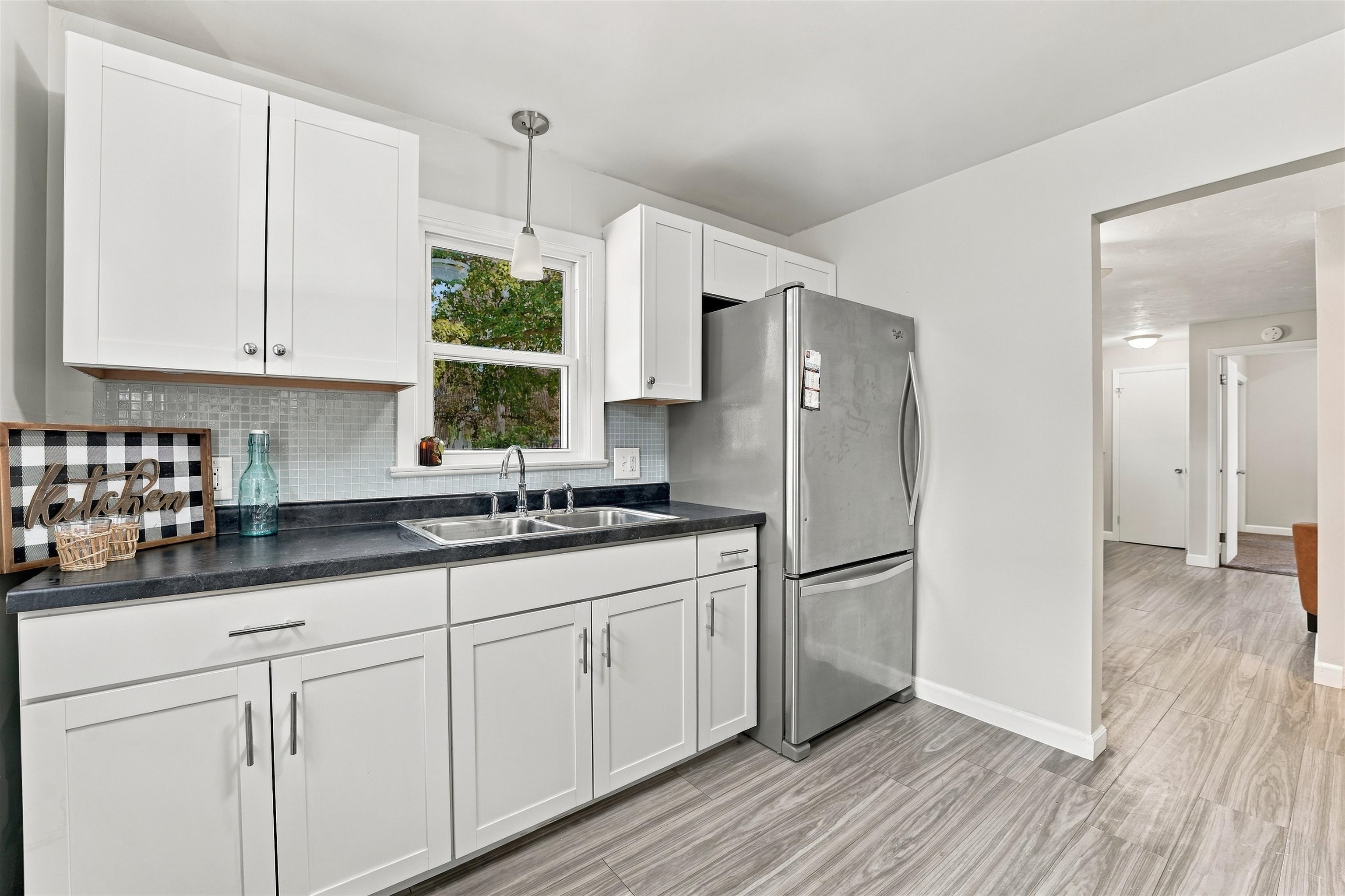 1005 W 4TH Street