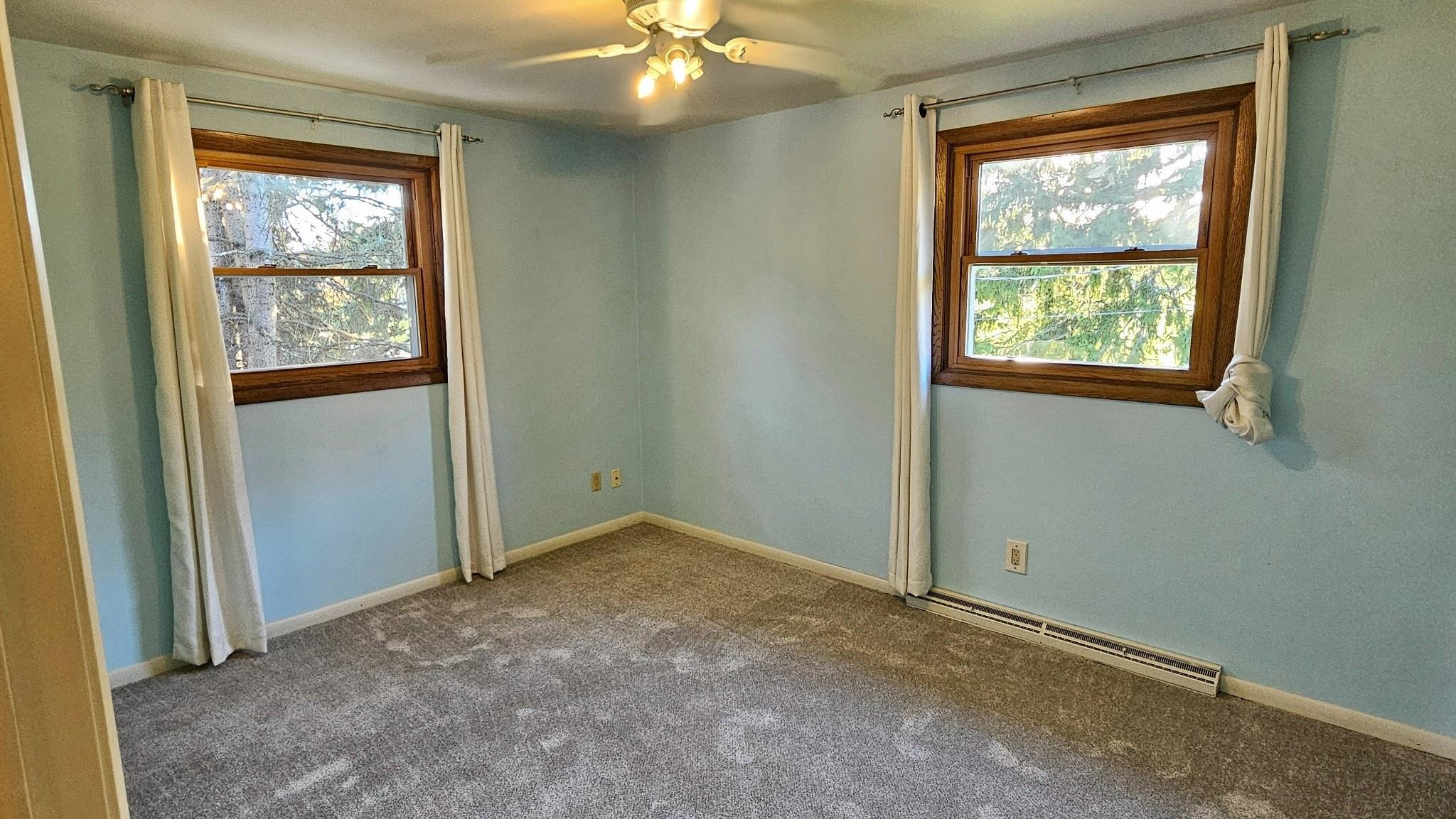 24 WEIMAR Court