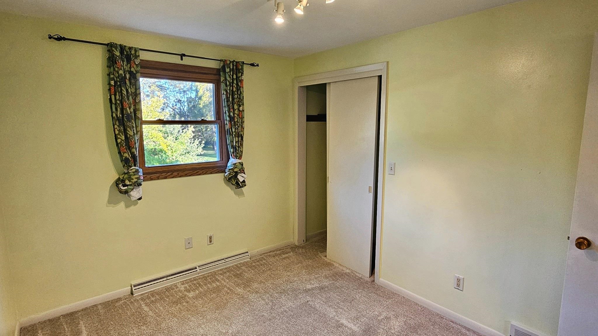 24 WEIMAR Court