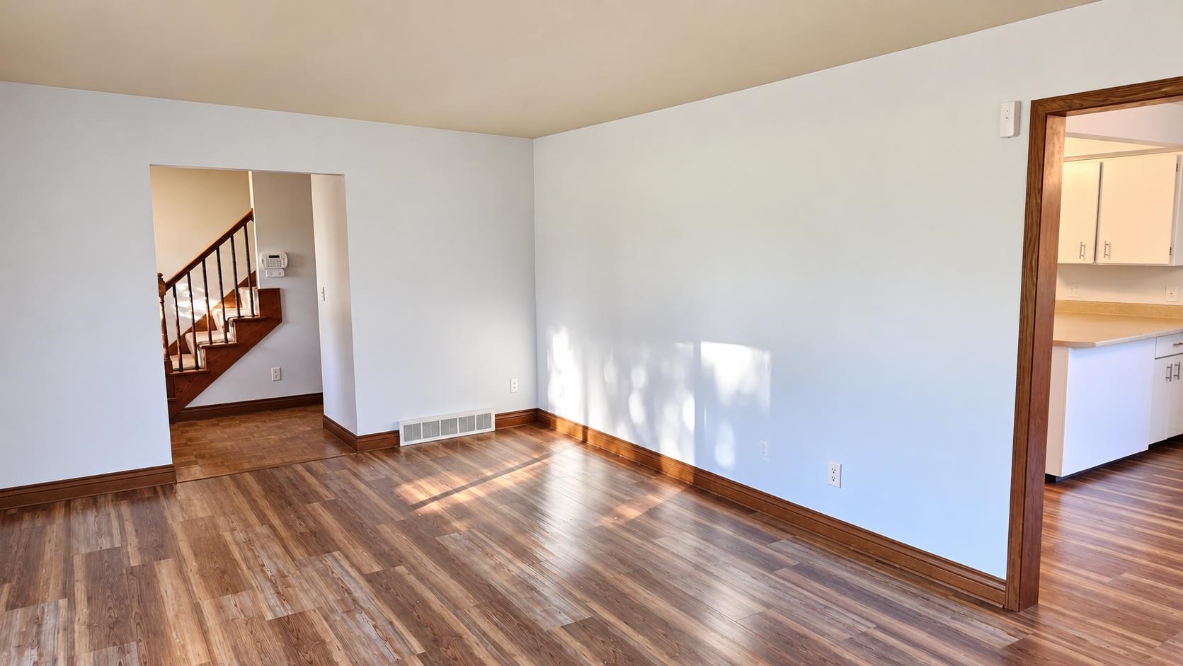 24 WEIMAR Court