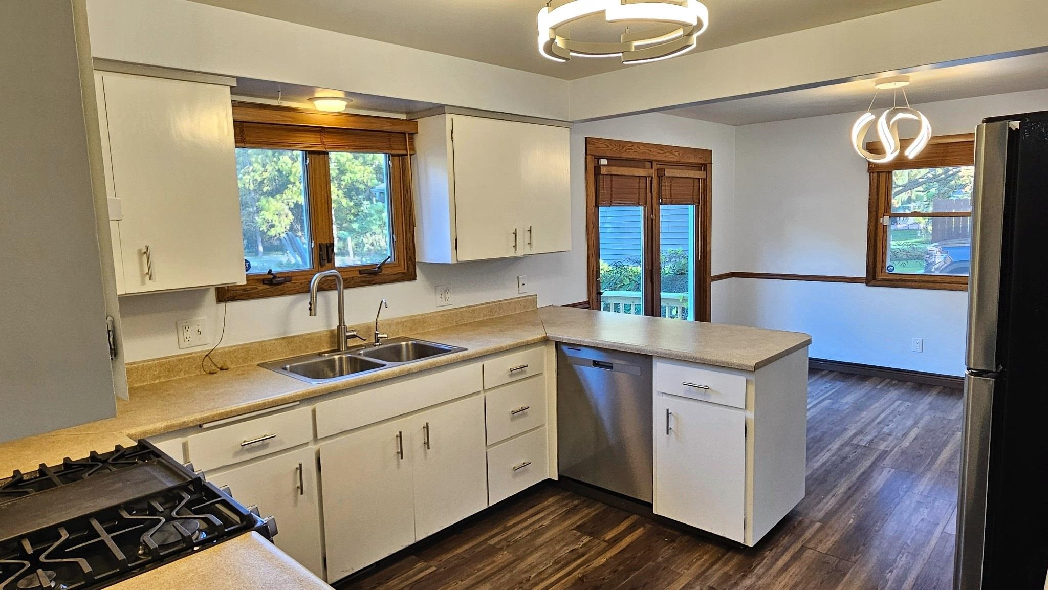 24 WEIMAR Court