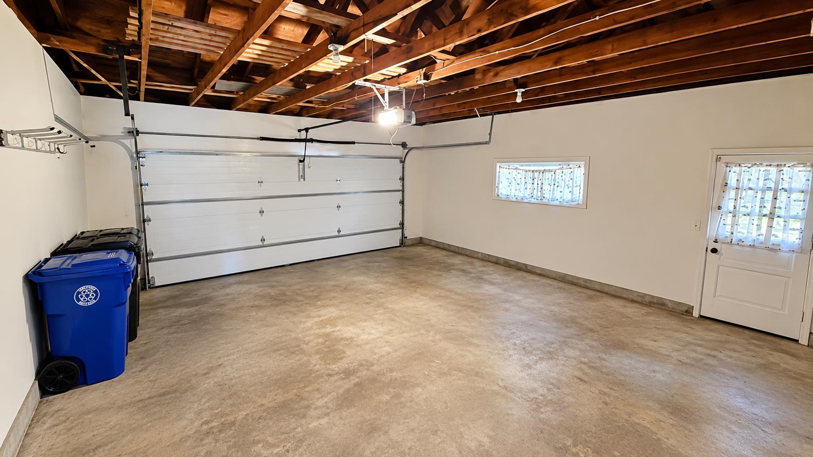 24 WEIMAR Court