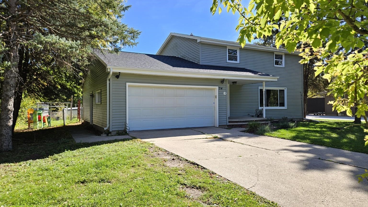 24 WEIMAR Court