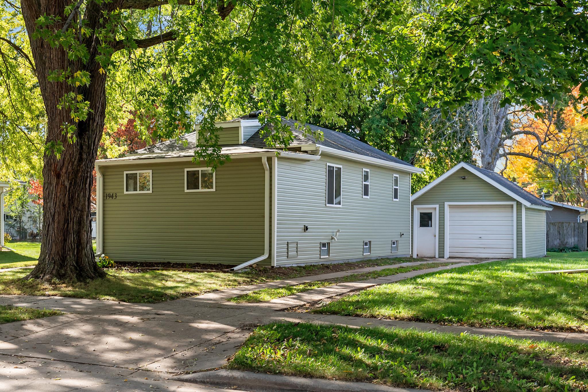 1943 MINNESOTA Street