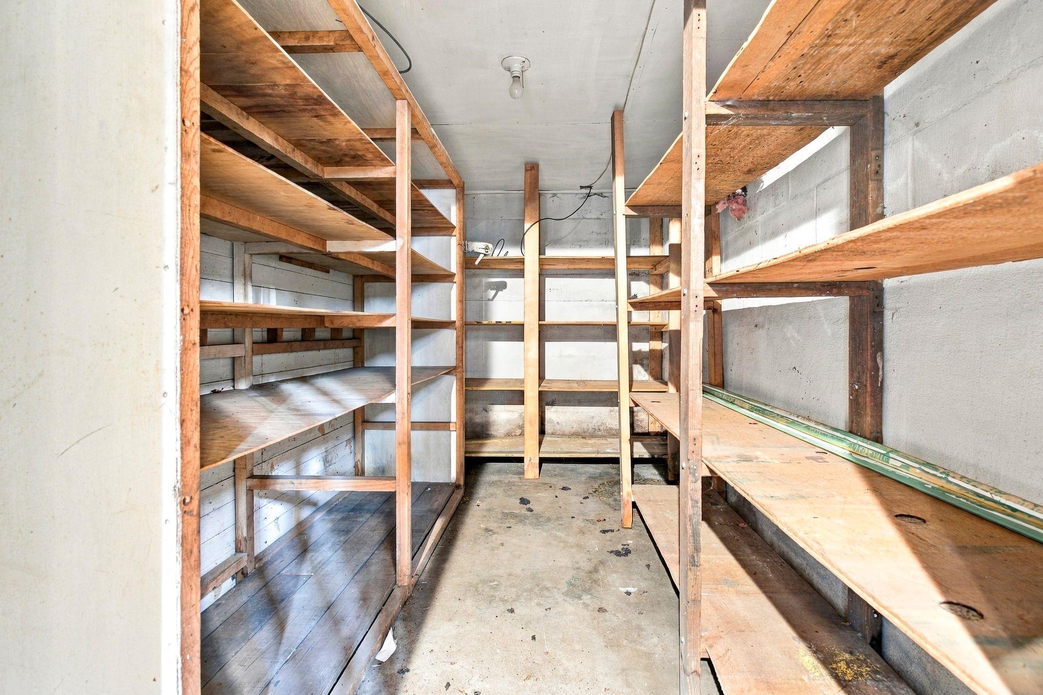 1423 WESTERN Street