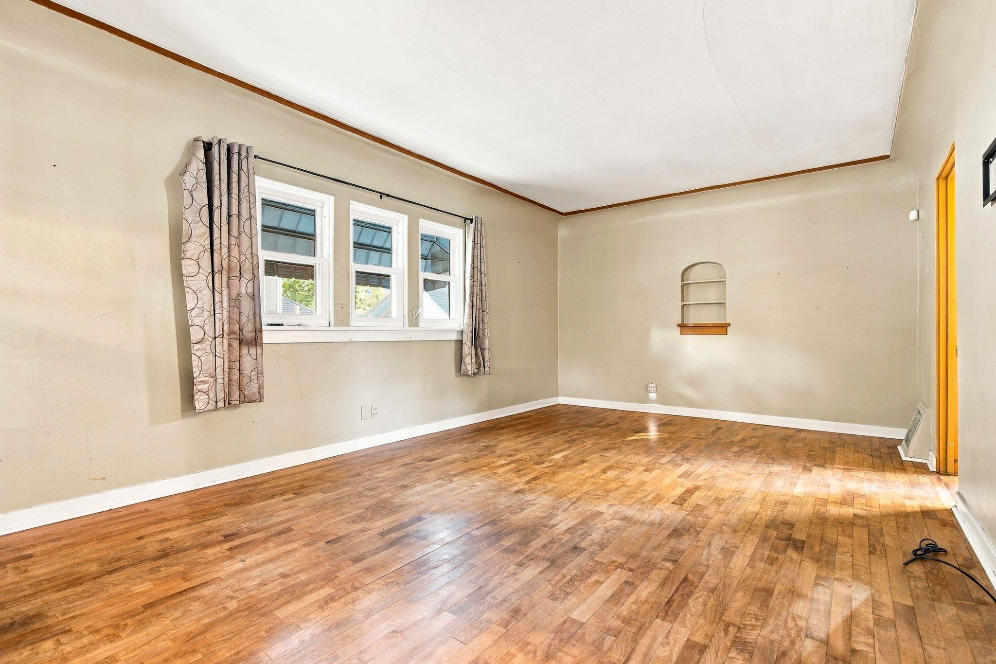 1423 WESTERN Street