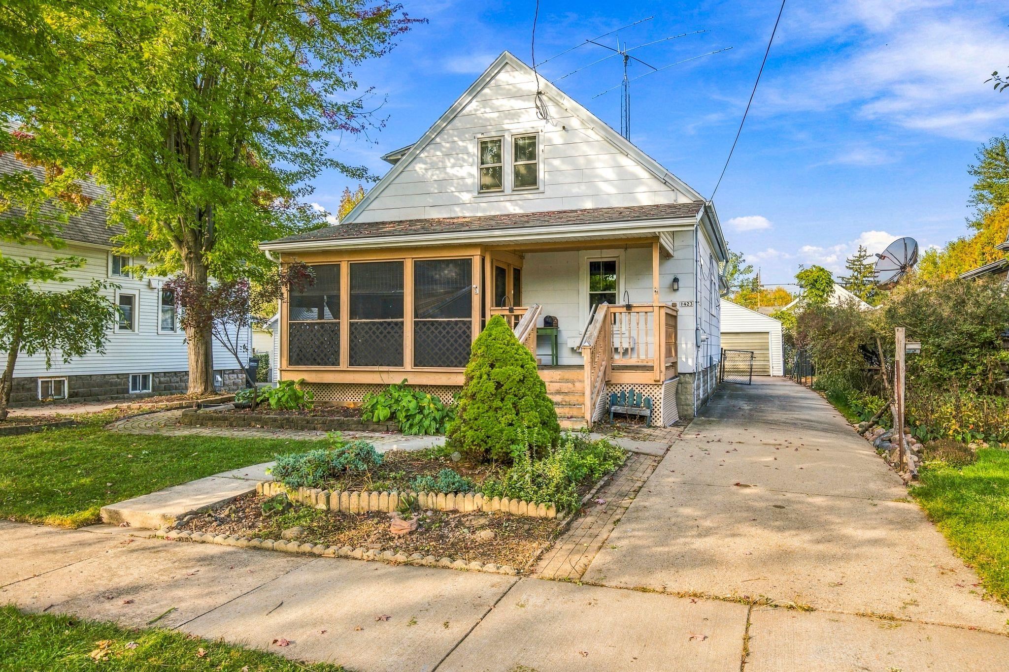 1423 WESTERN Street