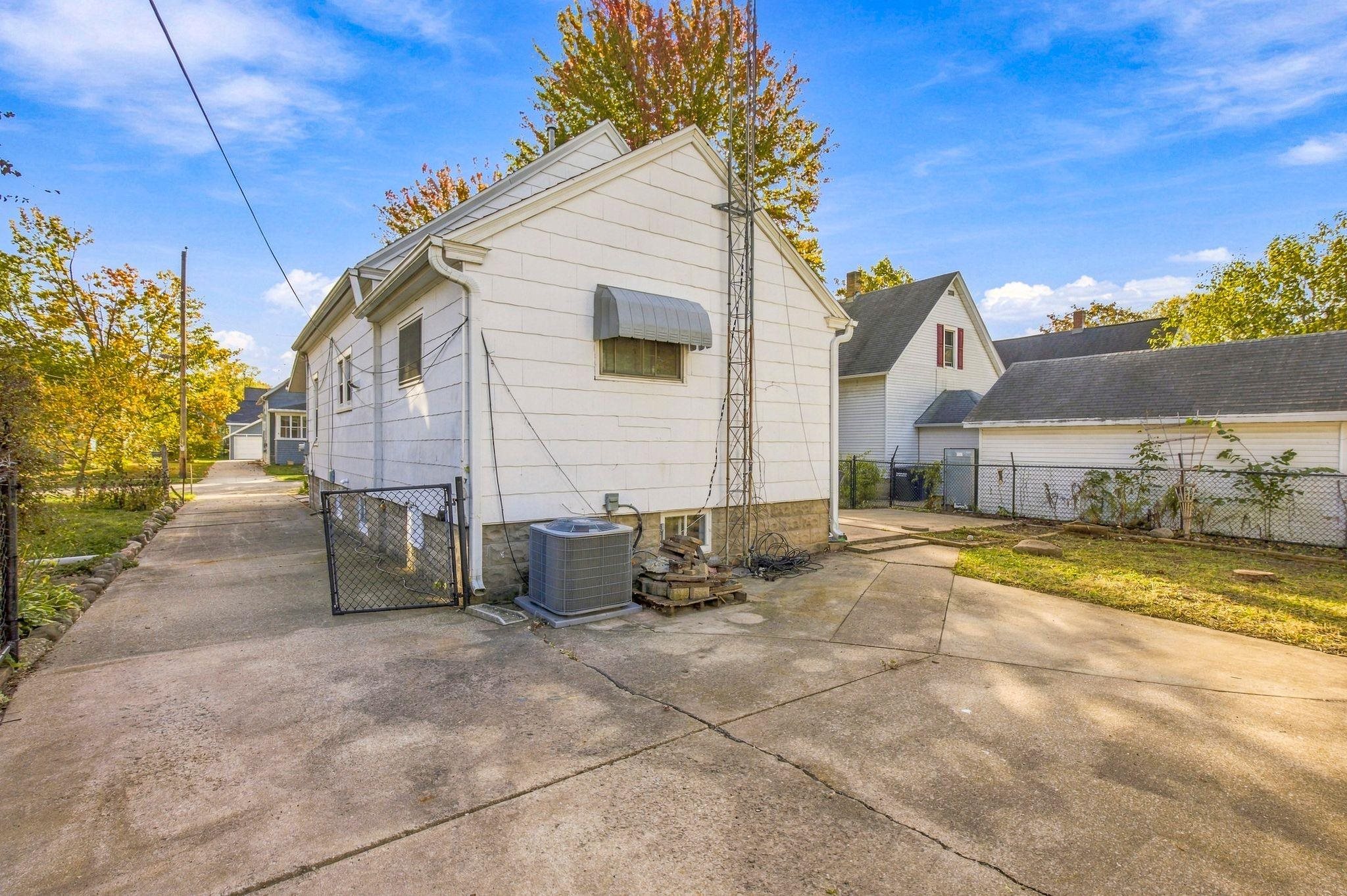 1423 WESTERN Street