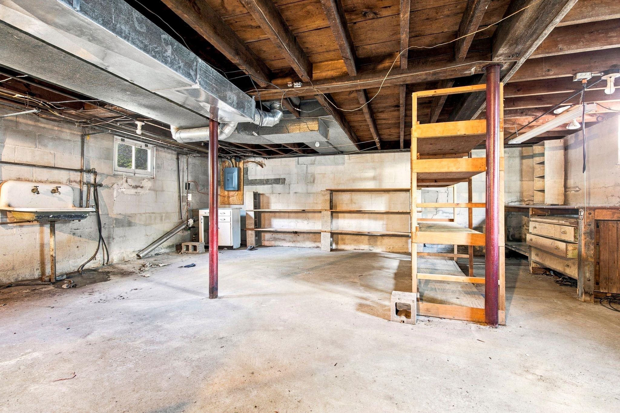 1423 WESTERN Street