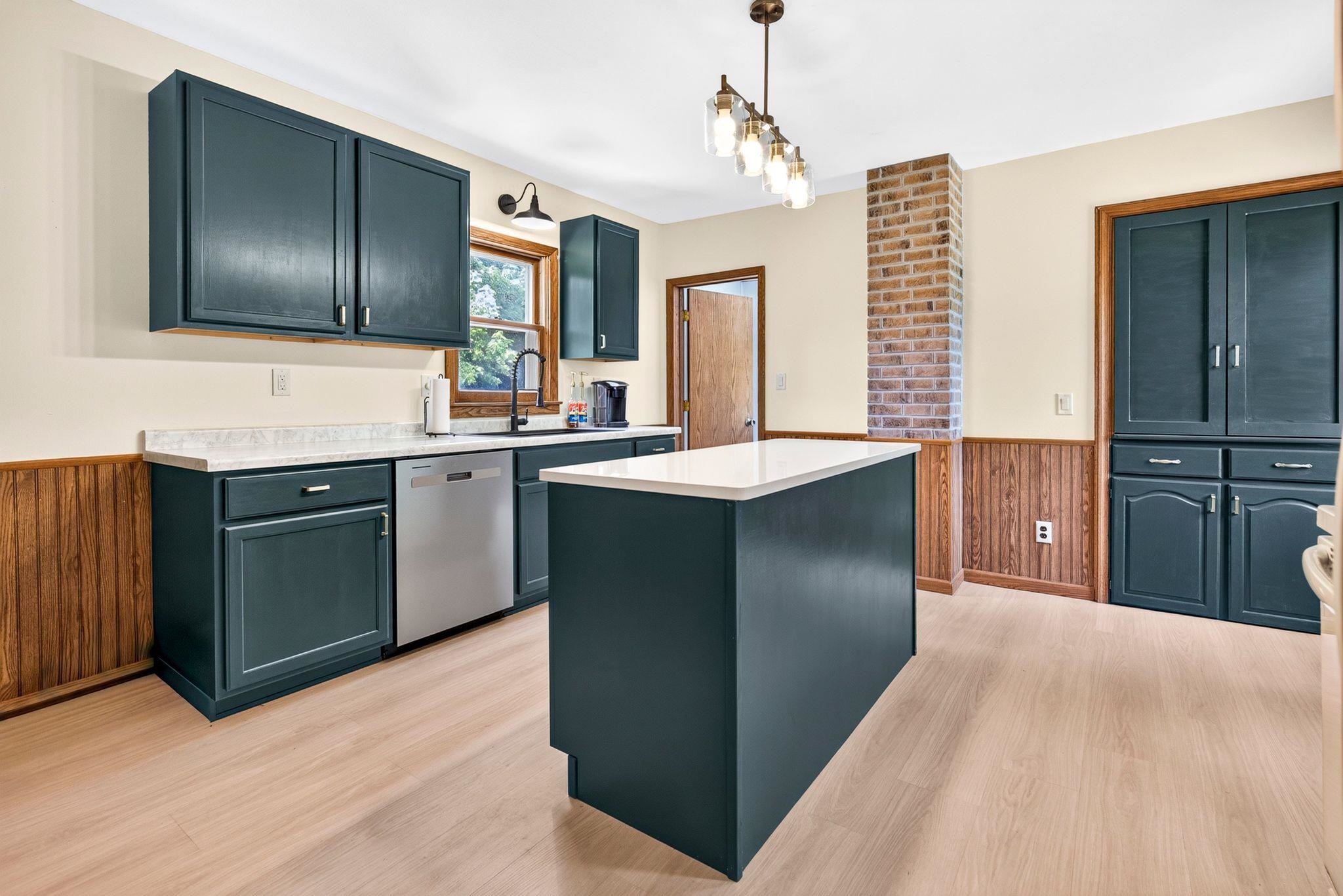 244 W 19TH Avenue