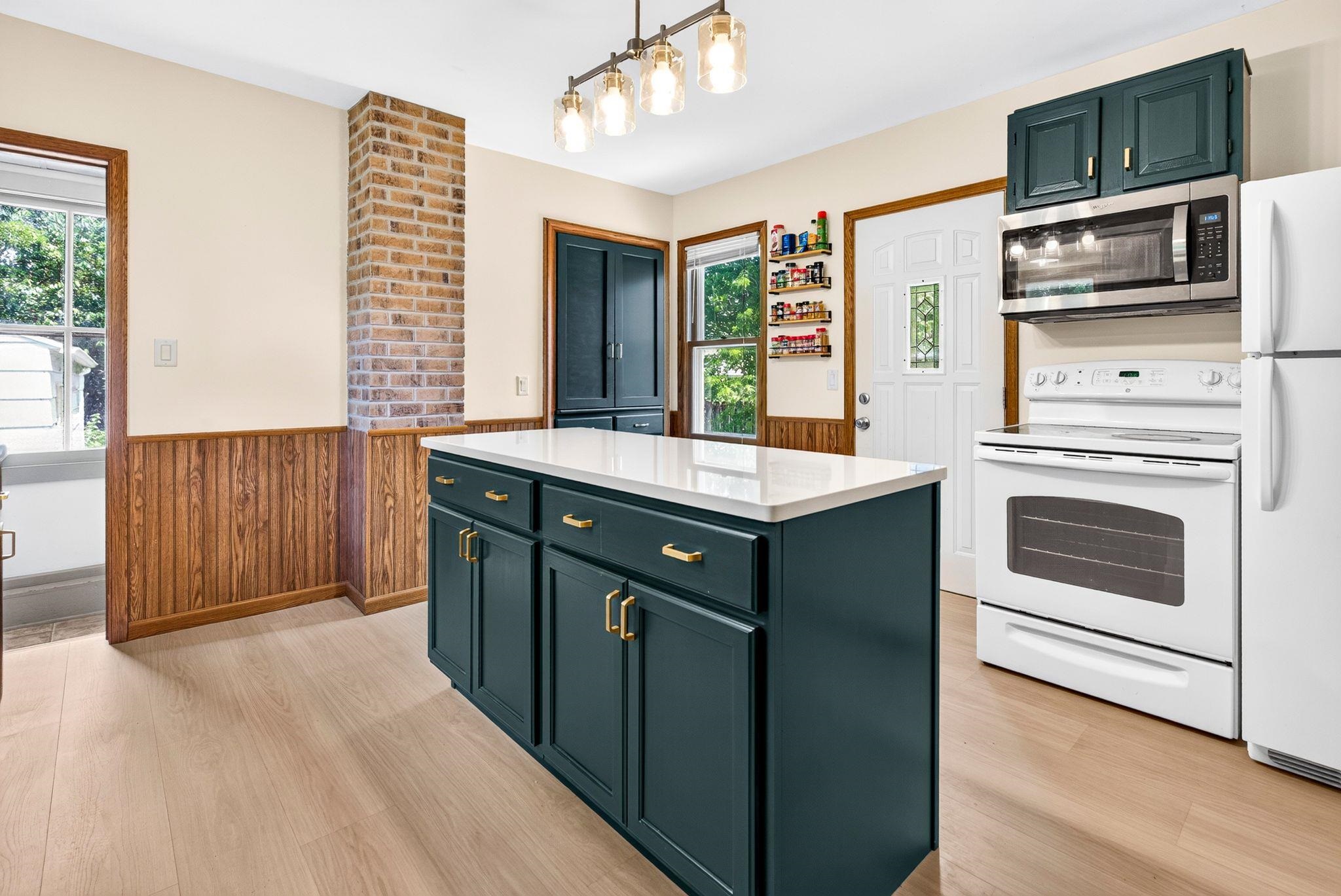 244 W 19TH Avenue