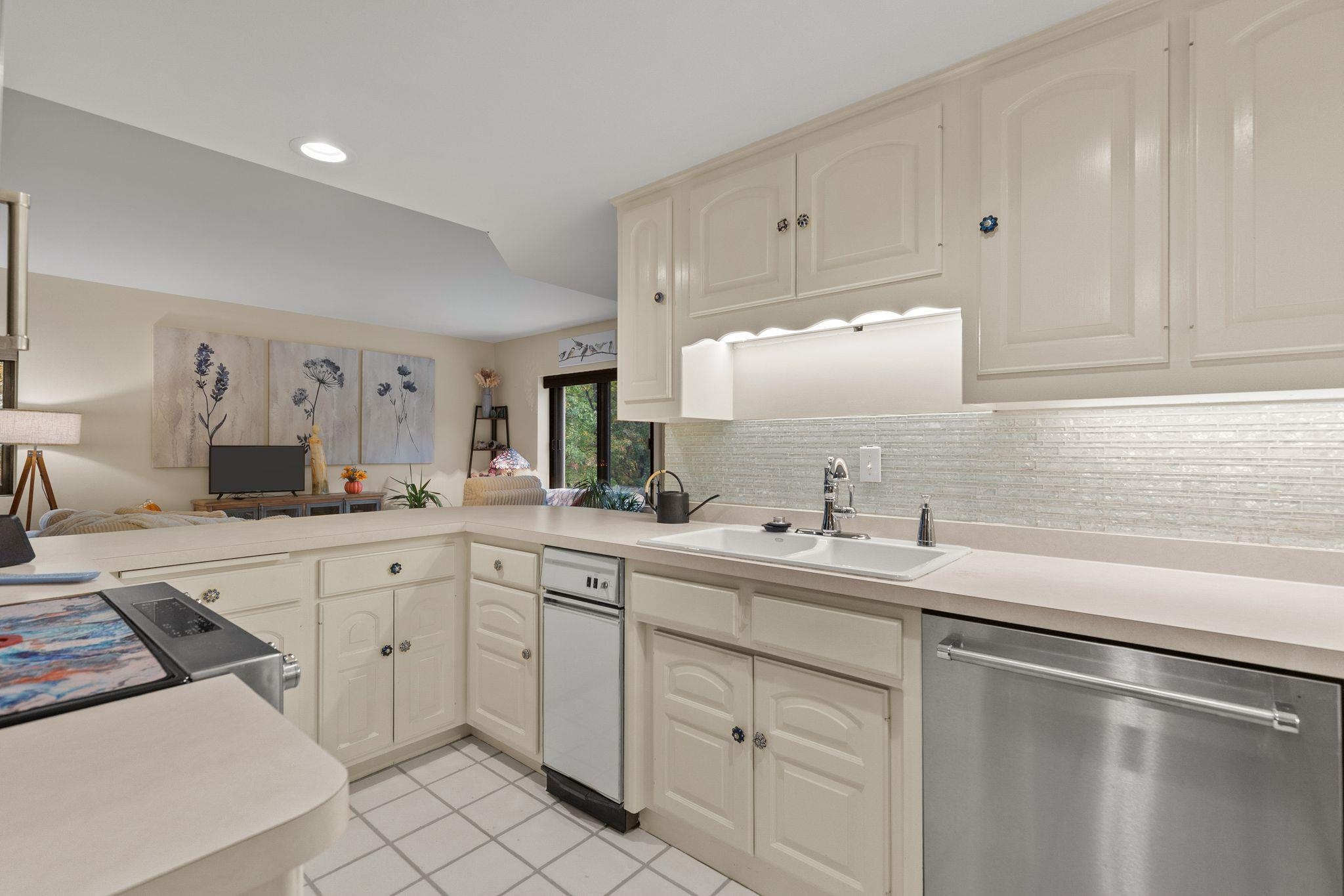 2631 NORTHERN Road Unit: 230