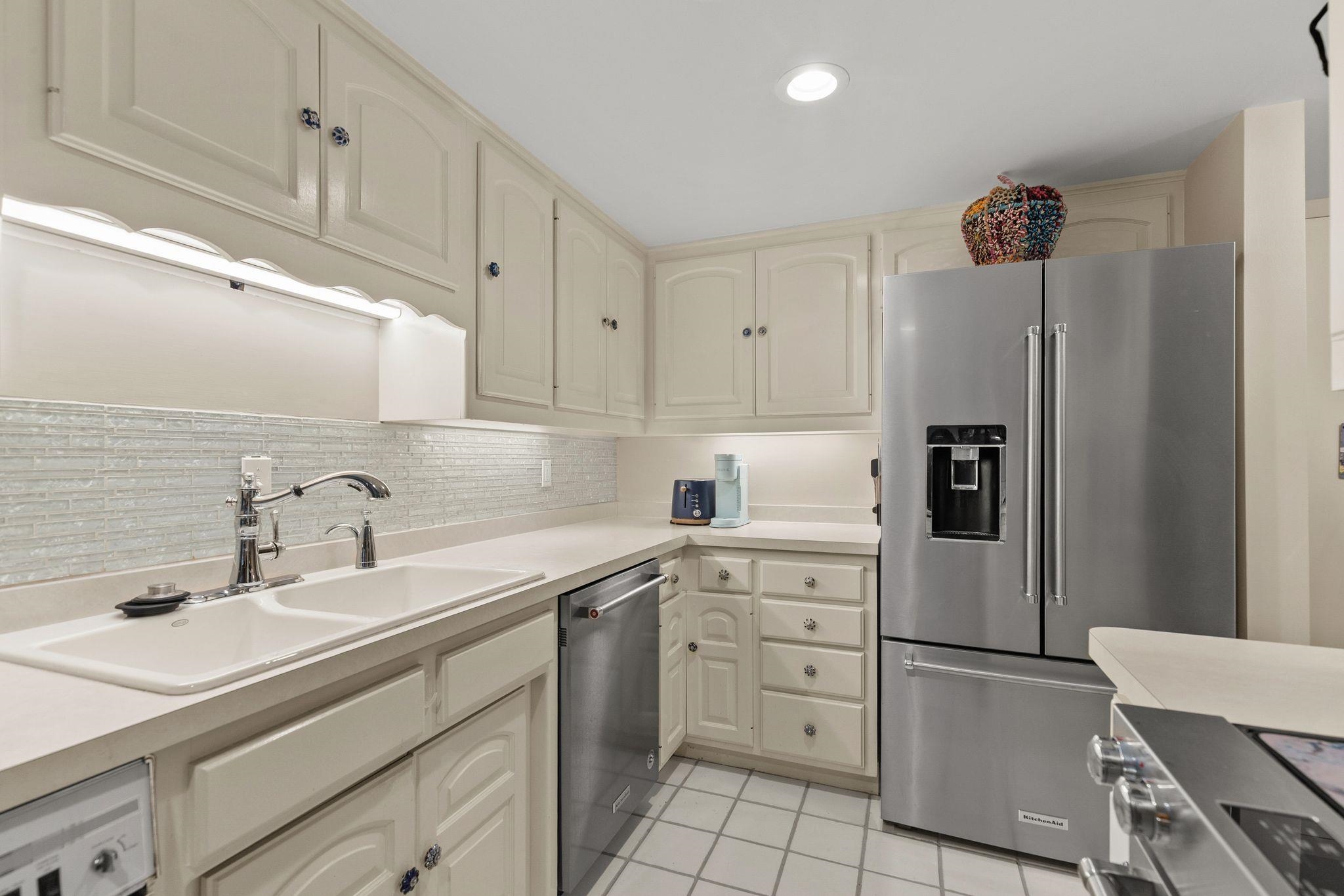2631 NORTHERN Road Unit: 230