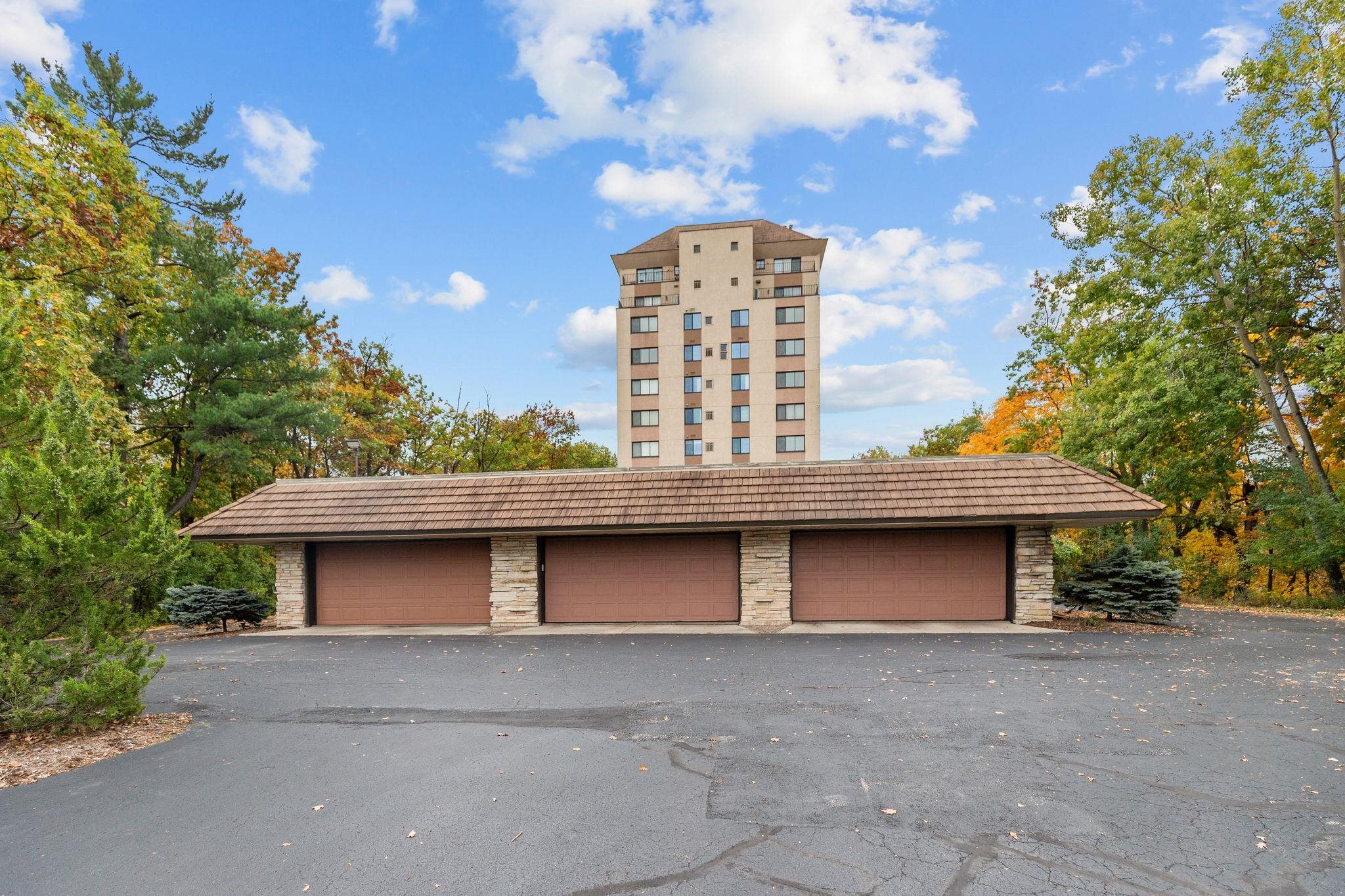 2631 NORTHERN Road Unit: 230