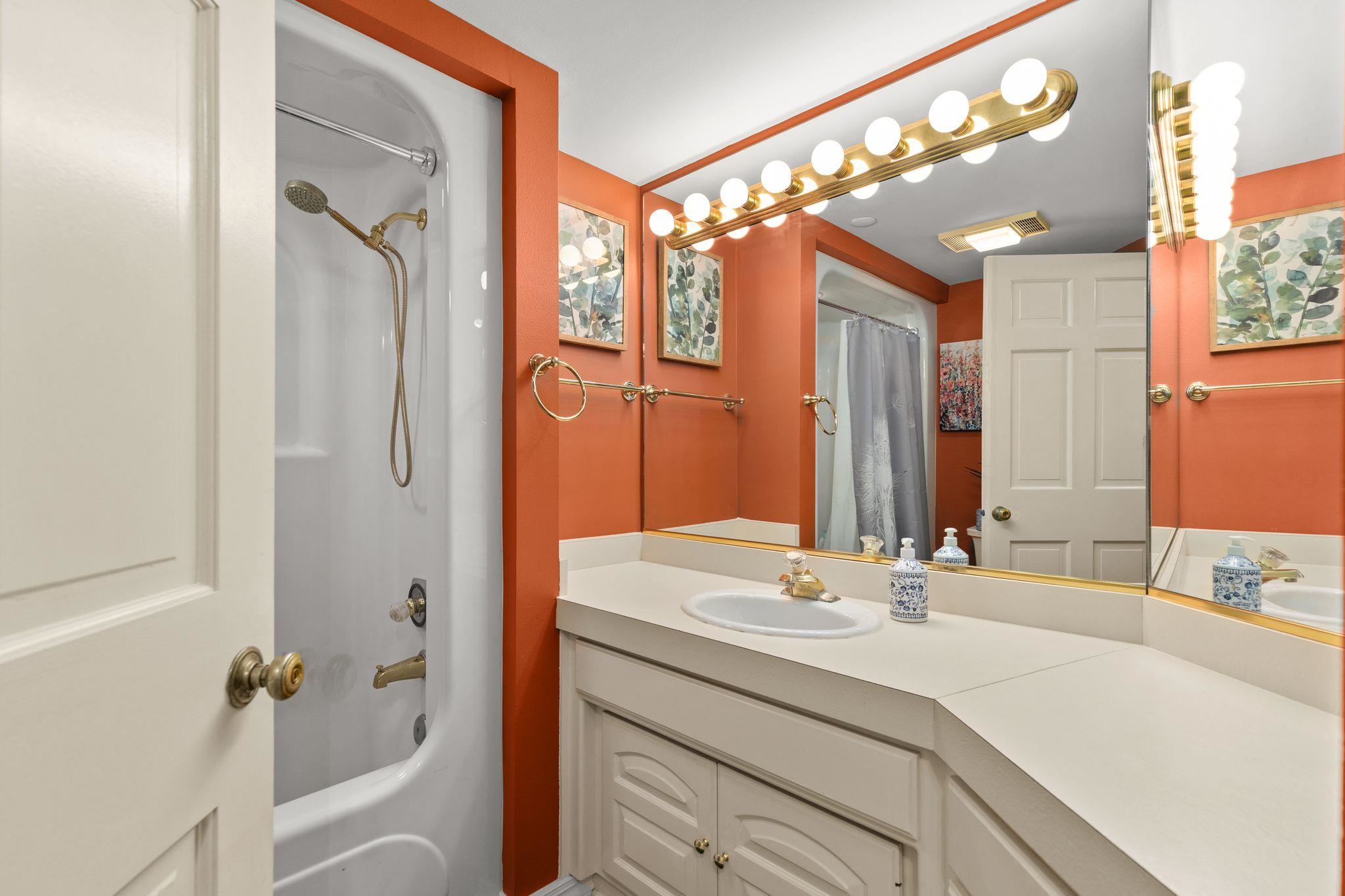 2631 NORTHERN Road Unit: 230