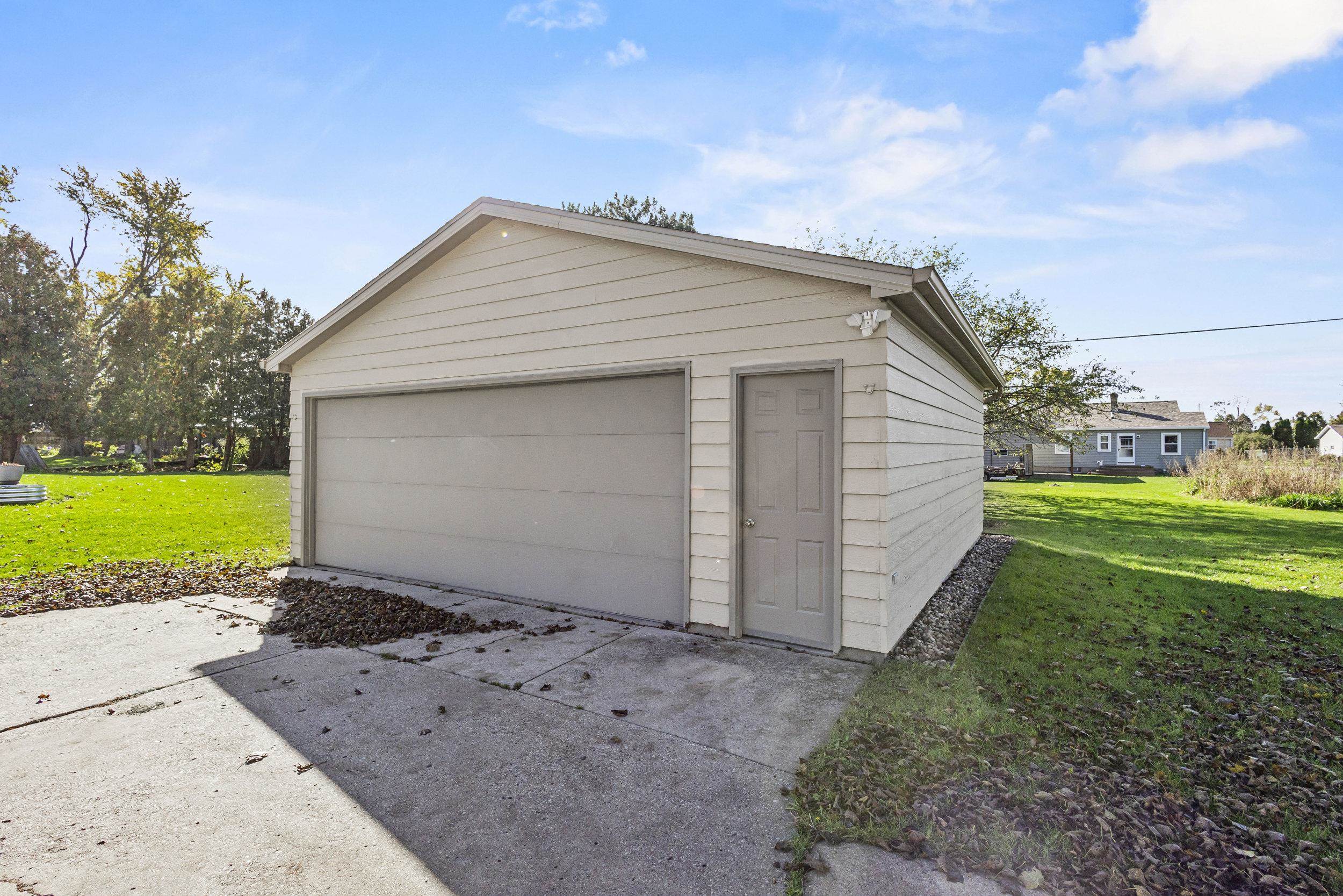 2417 GMEINER Road