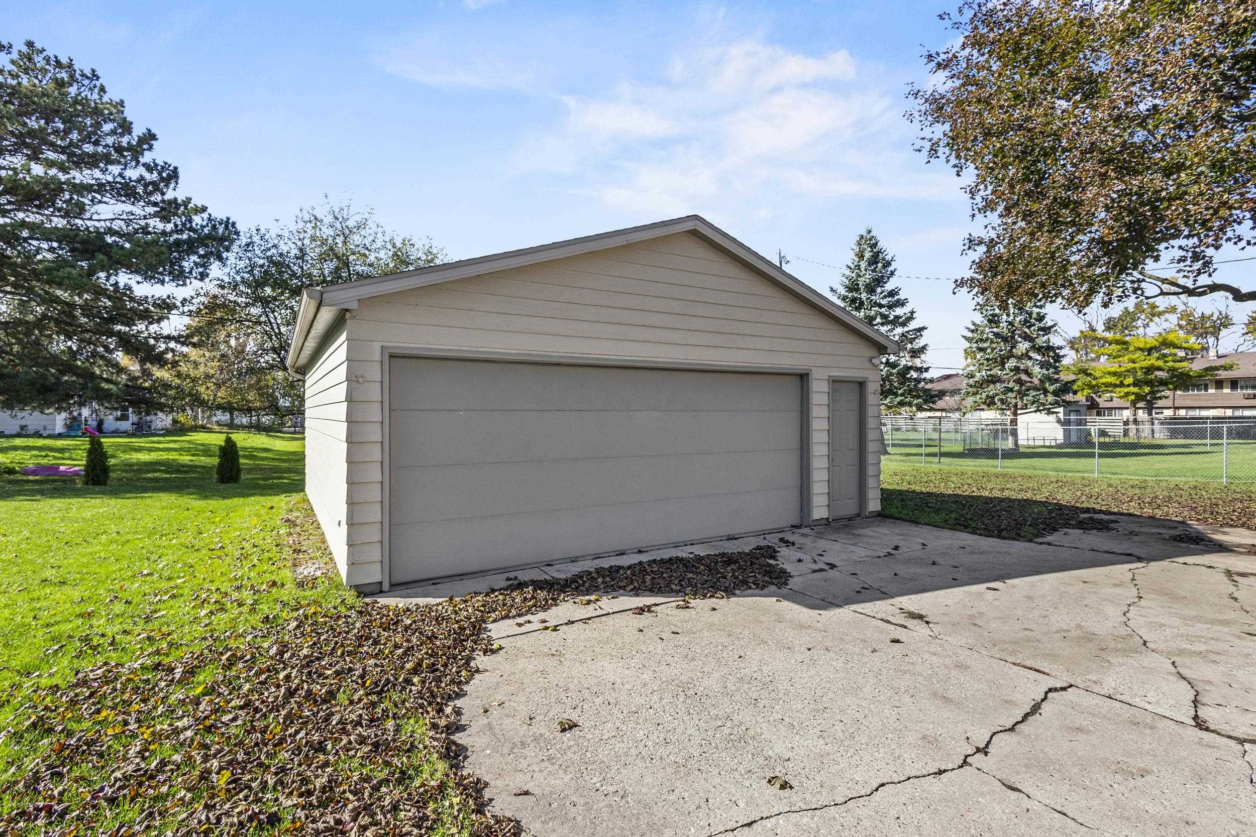 2417 GMEINER Road