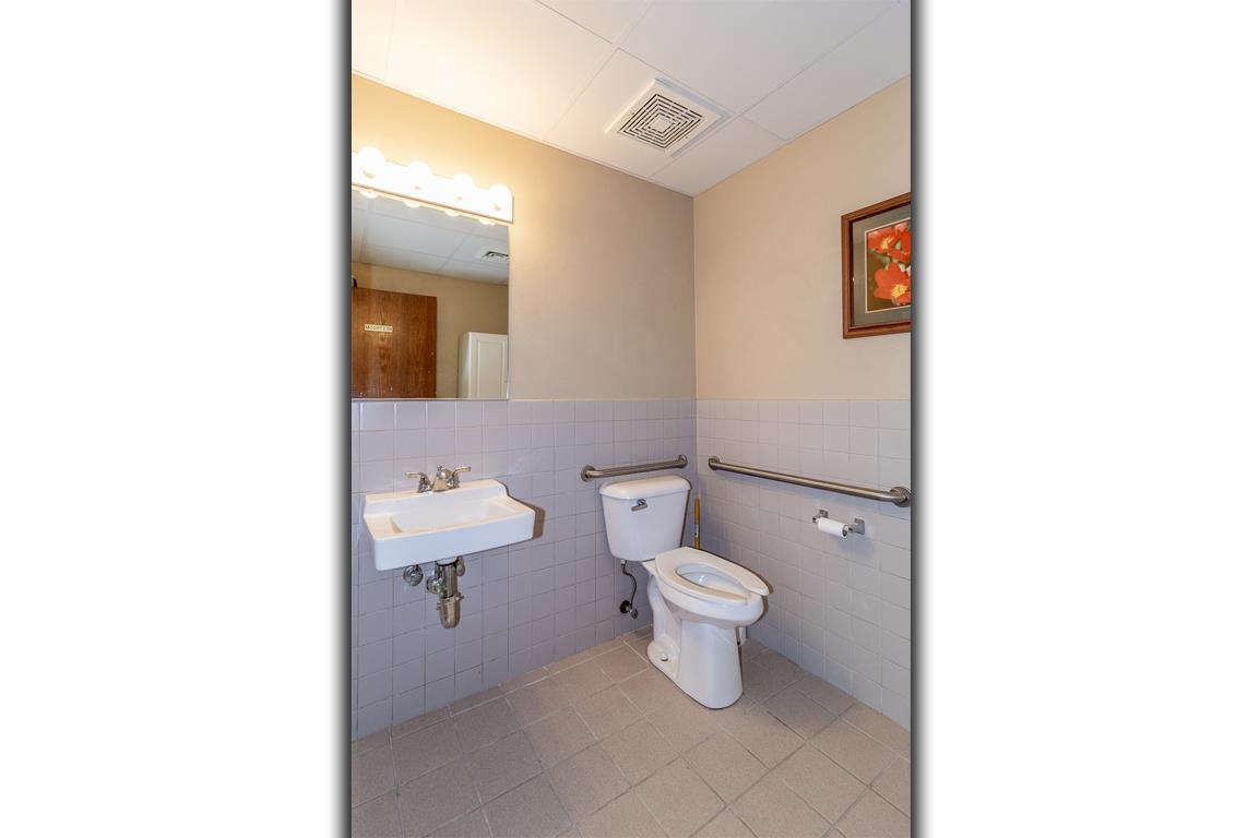 702 EISENHOWER Drive Unit: A