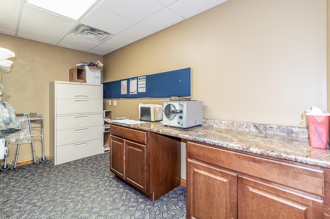 702 EISENHOWER Drive Unit: A