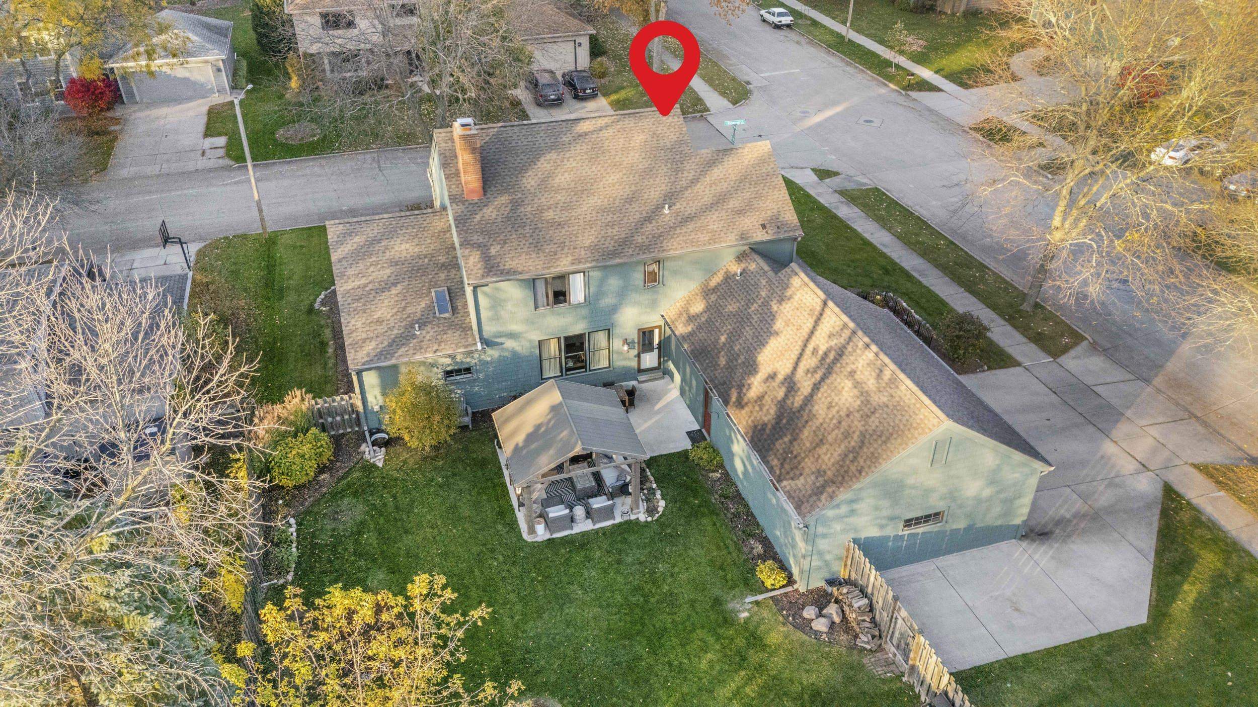 1025 E WOODCREST Drive