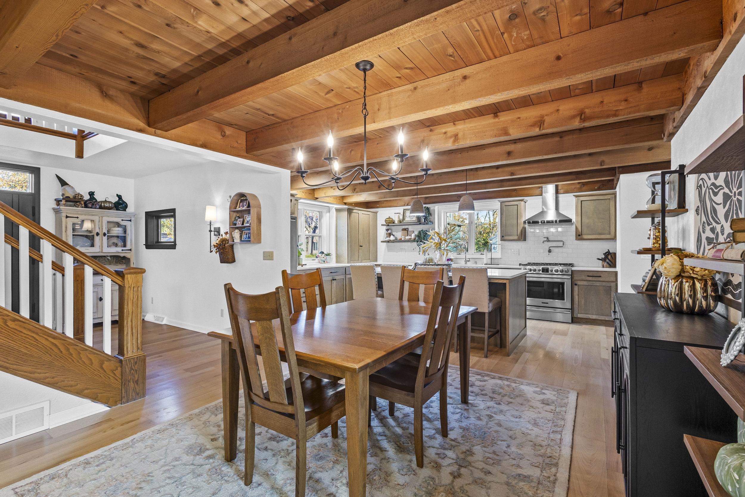 1025 E WOODCREST Drive