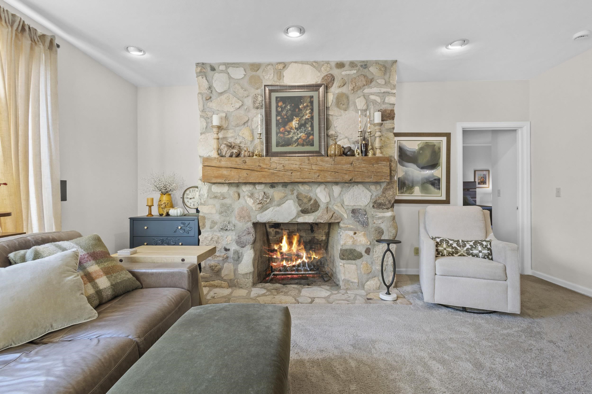 1025 E WOODCREST Drive