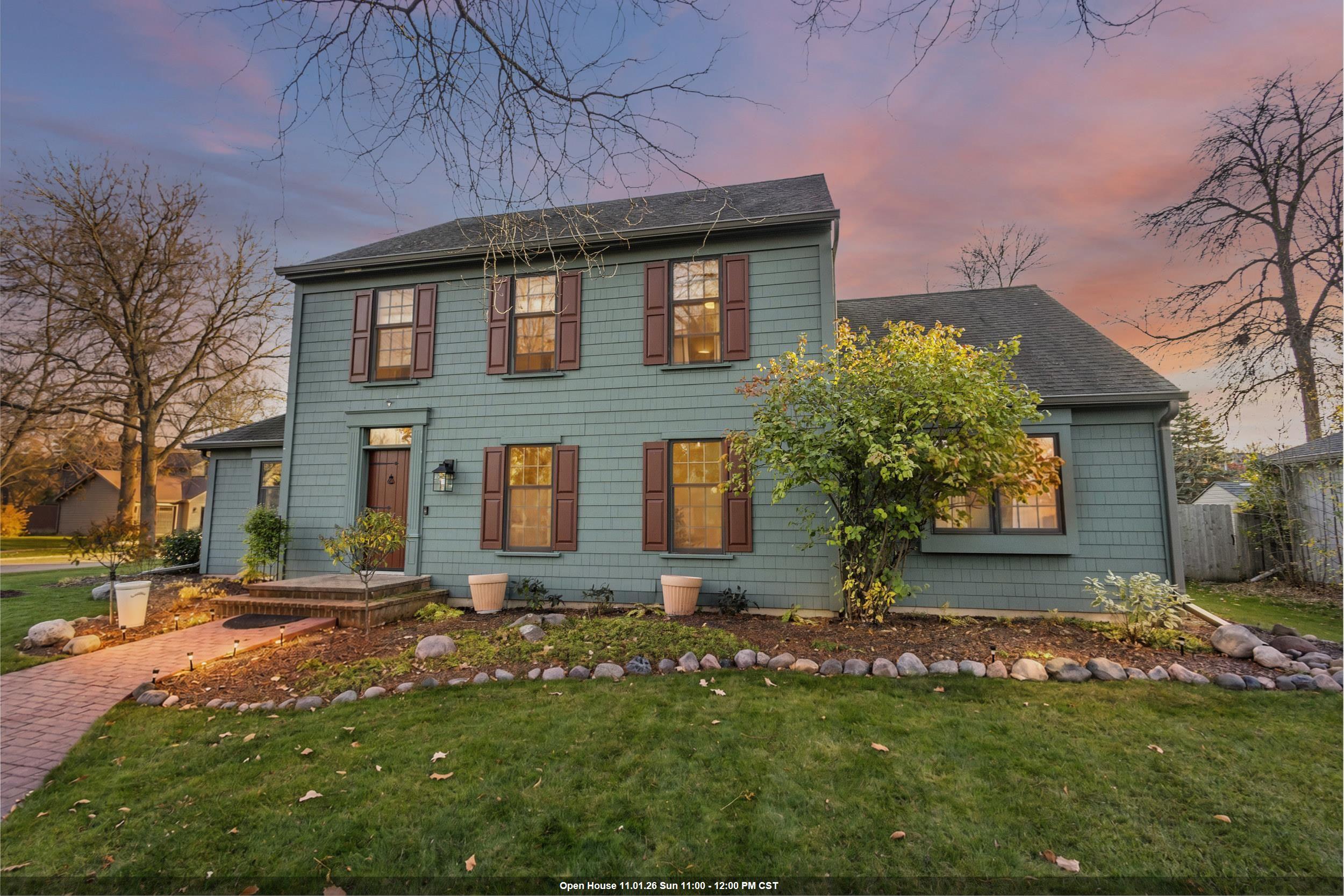1025 E WOODCREST Drive