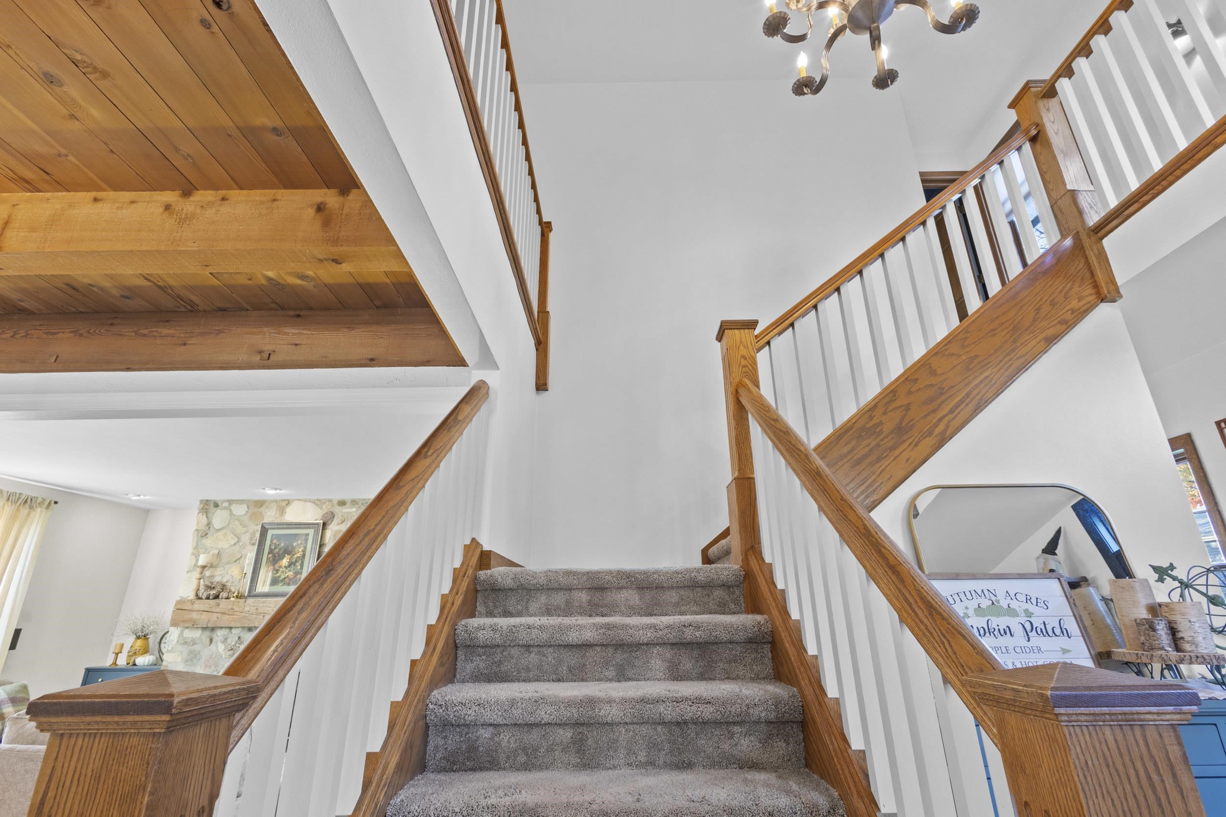 1025 E WOODCREST Drive