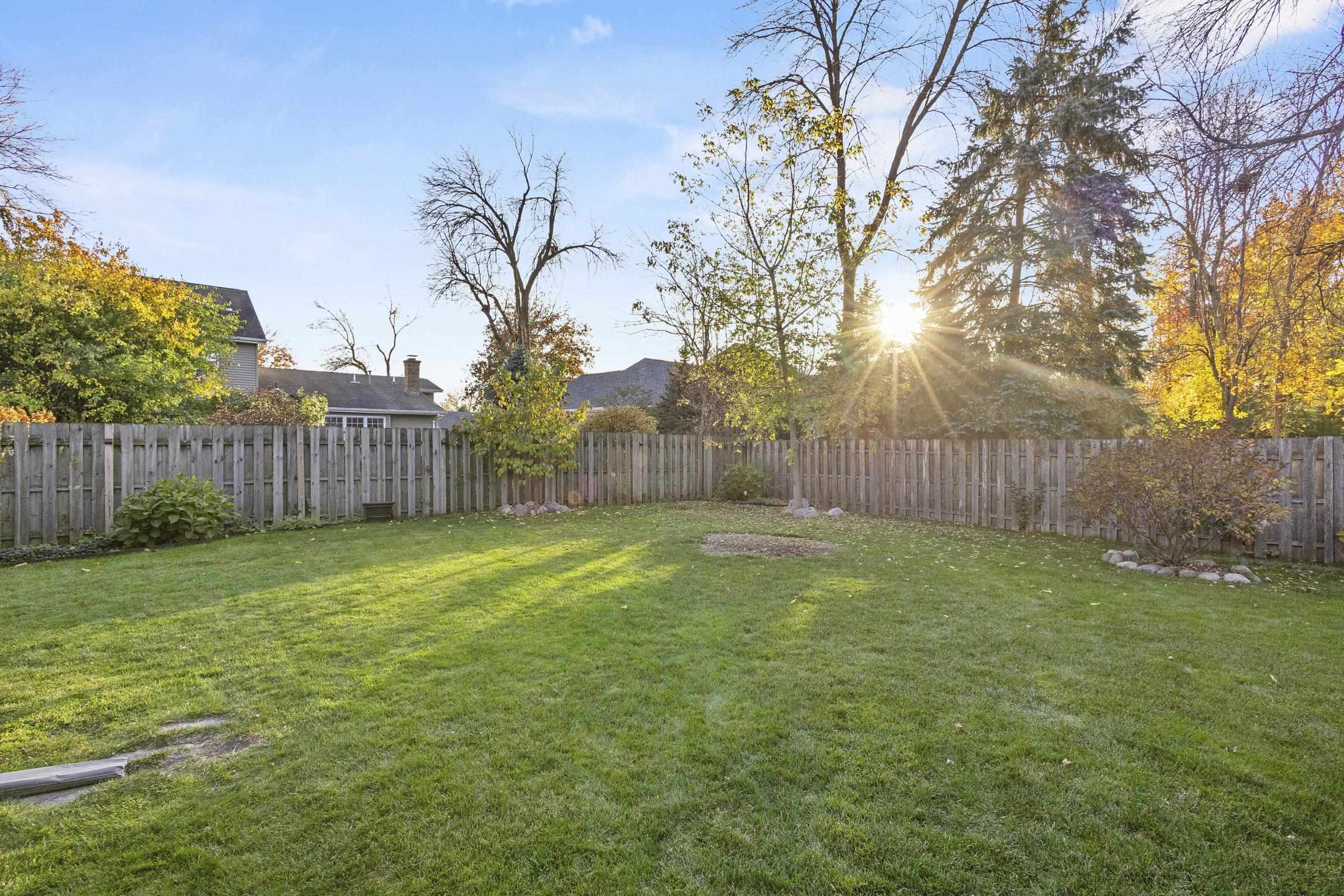 1025 E WOODCREST Drive