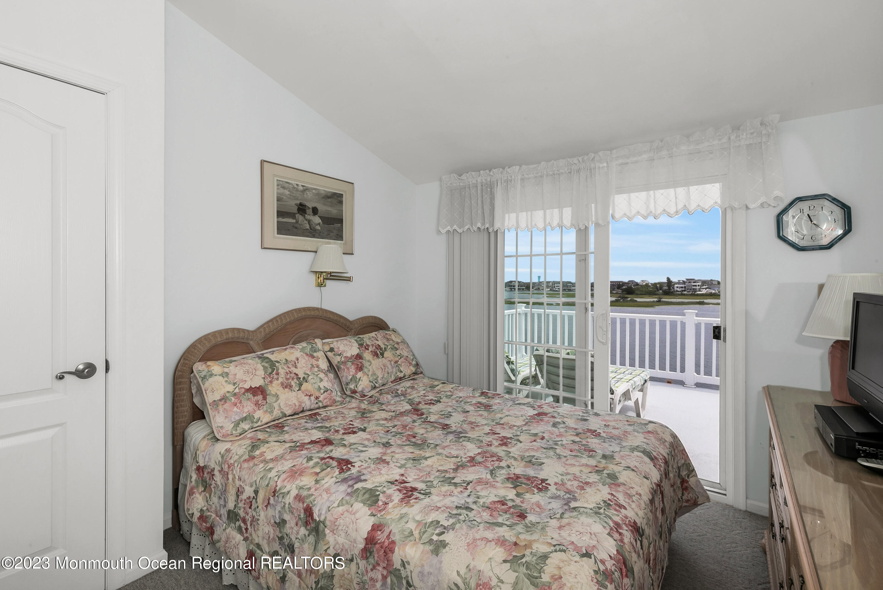 24 Harborside Drive E