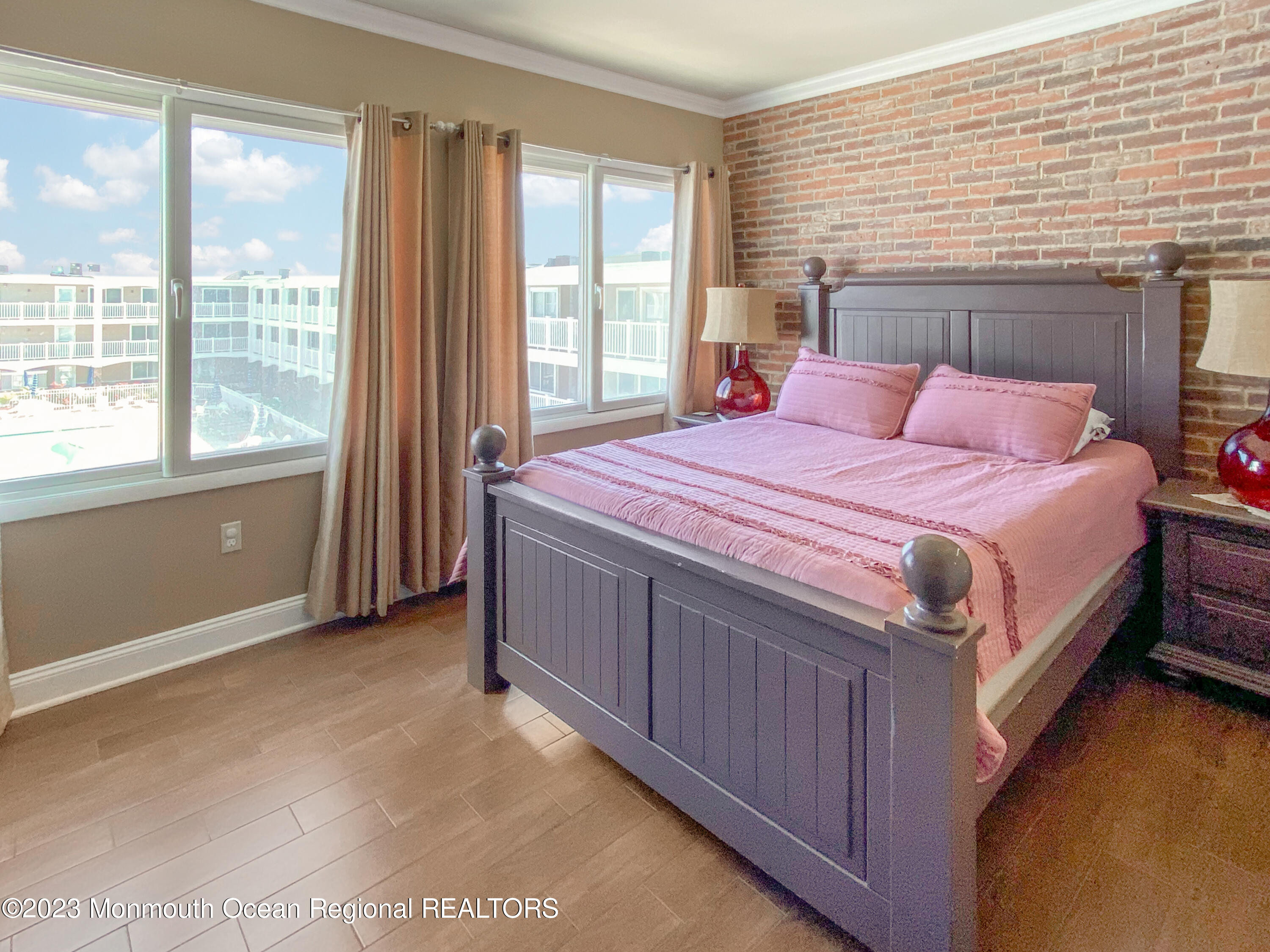 438 N Highway 35, 5309