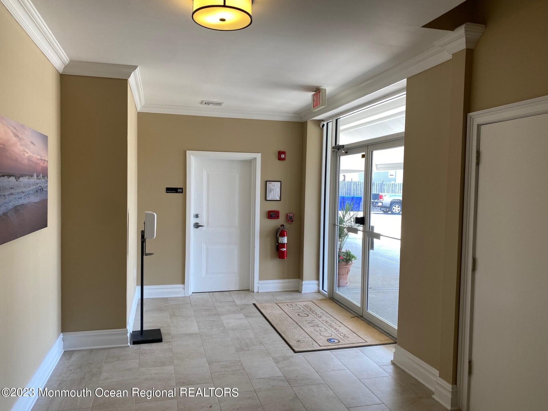 438 N Highway 35, 5309