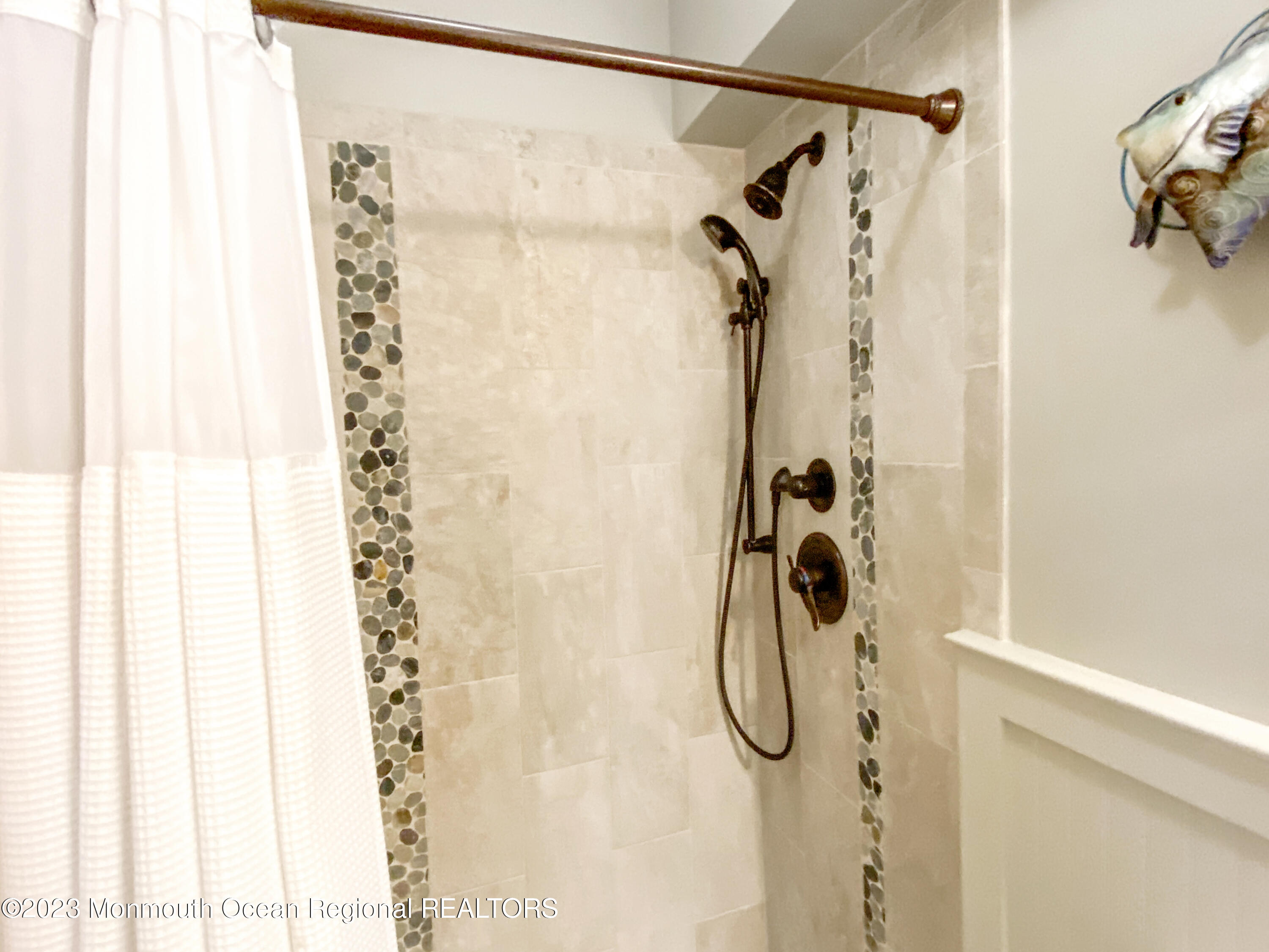 438 N Highway 35, 5309