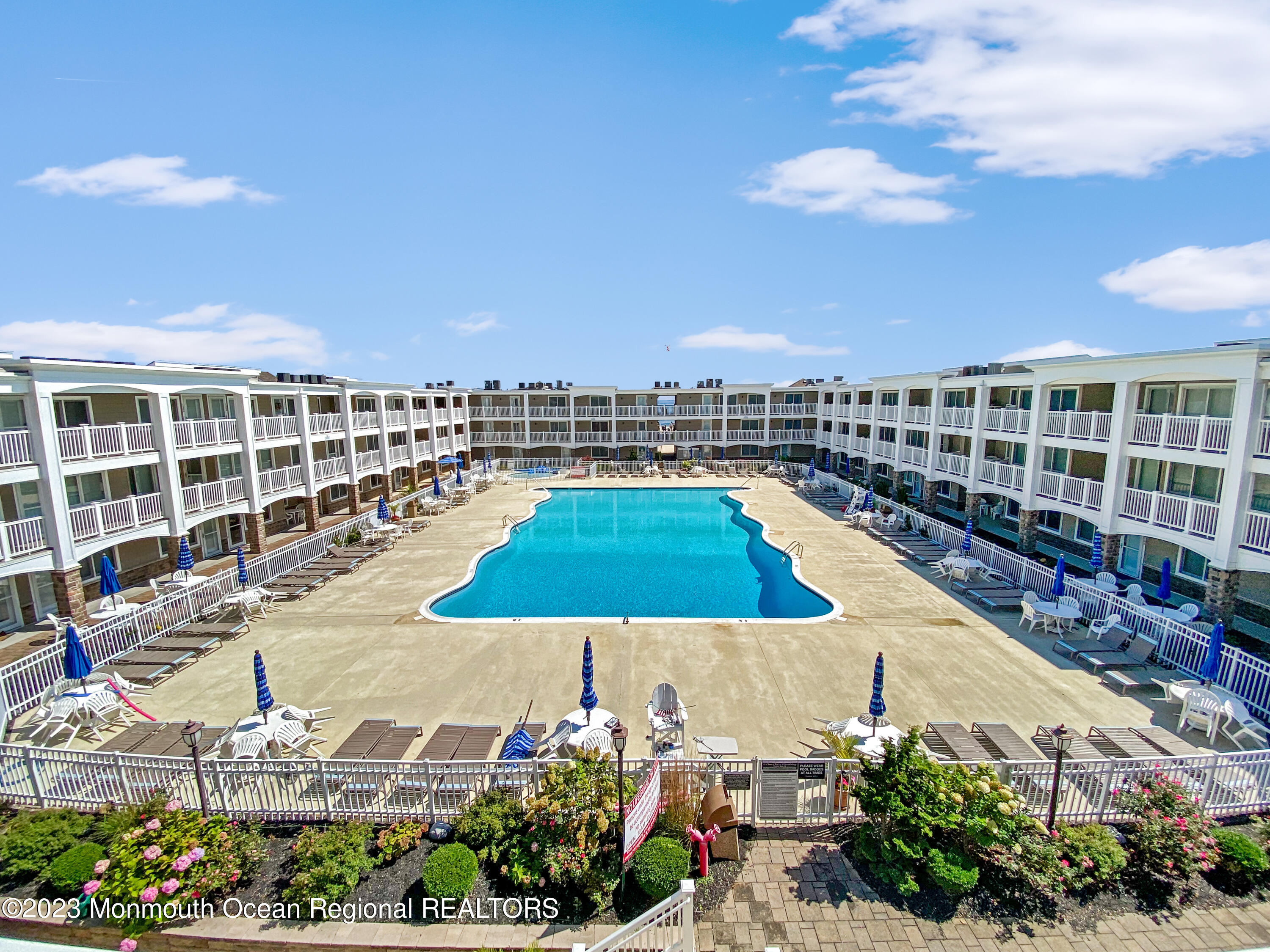 438 N Highway 35, 5309