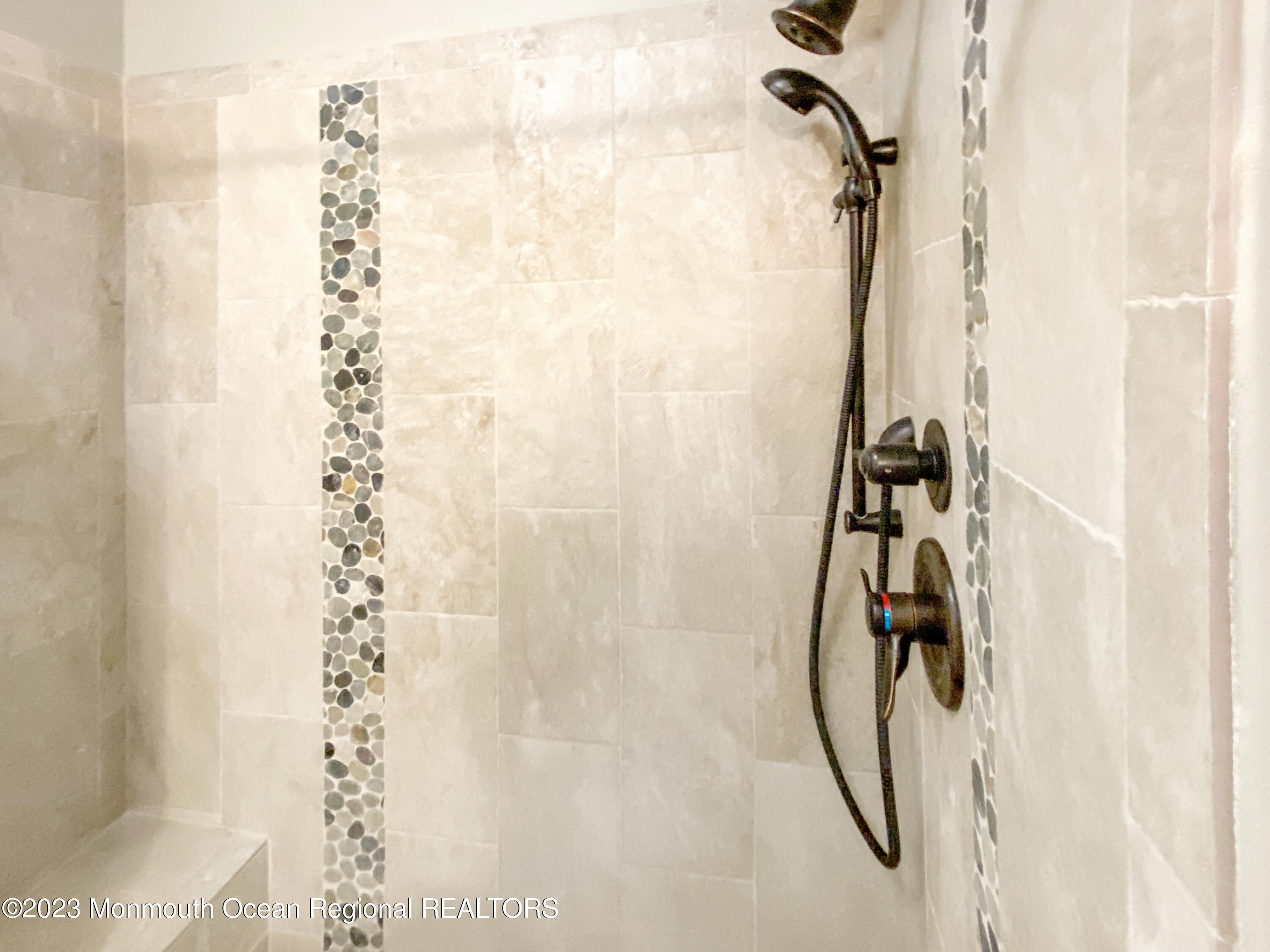 438 N Highway 35, 5309