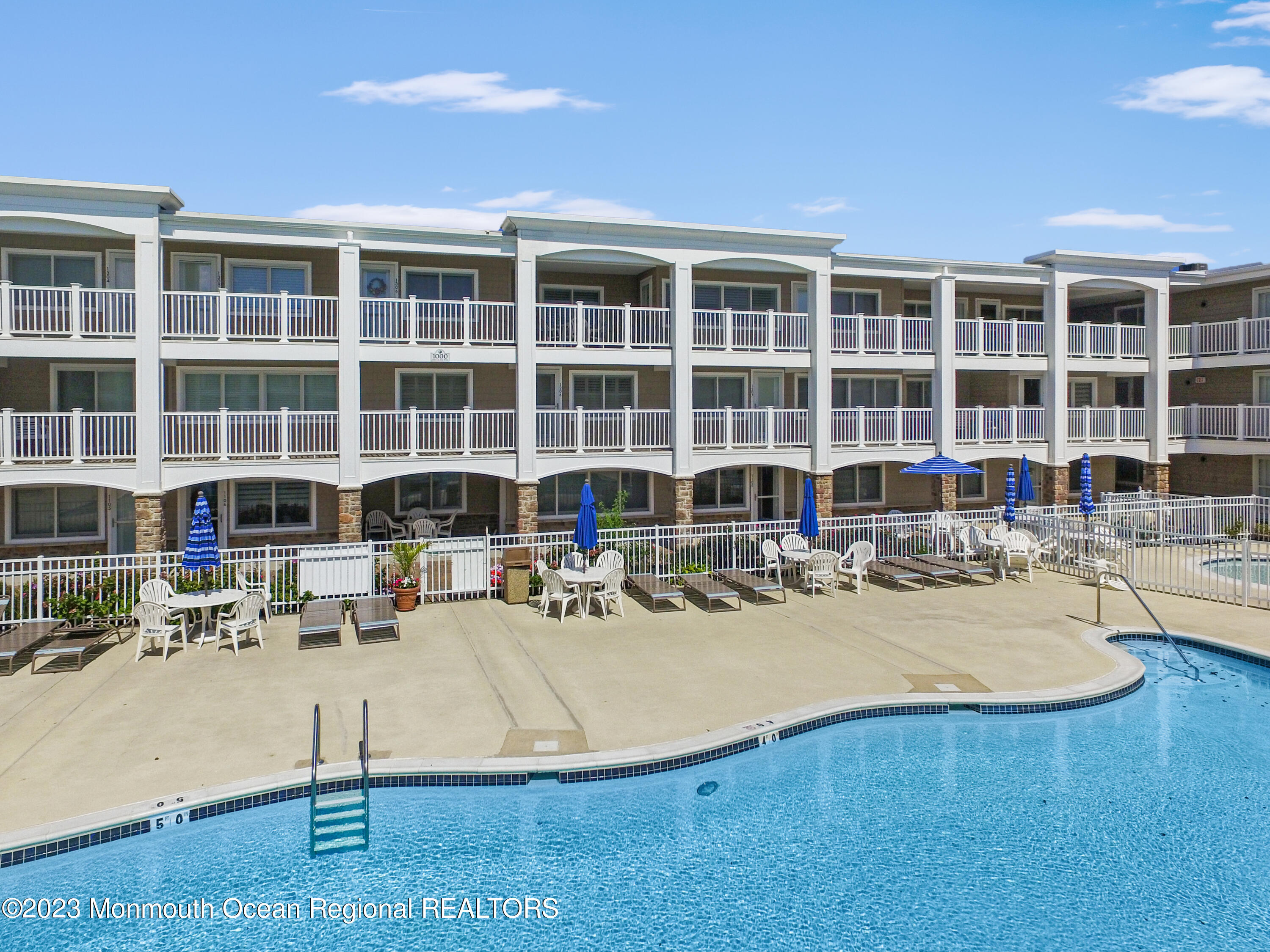 438 N Highway 35, 5309