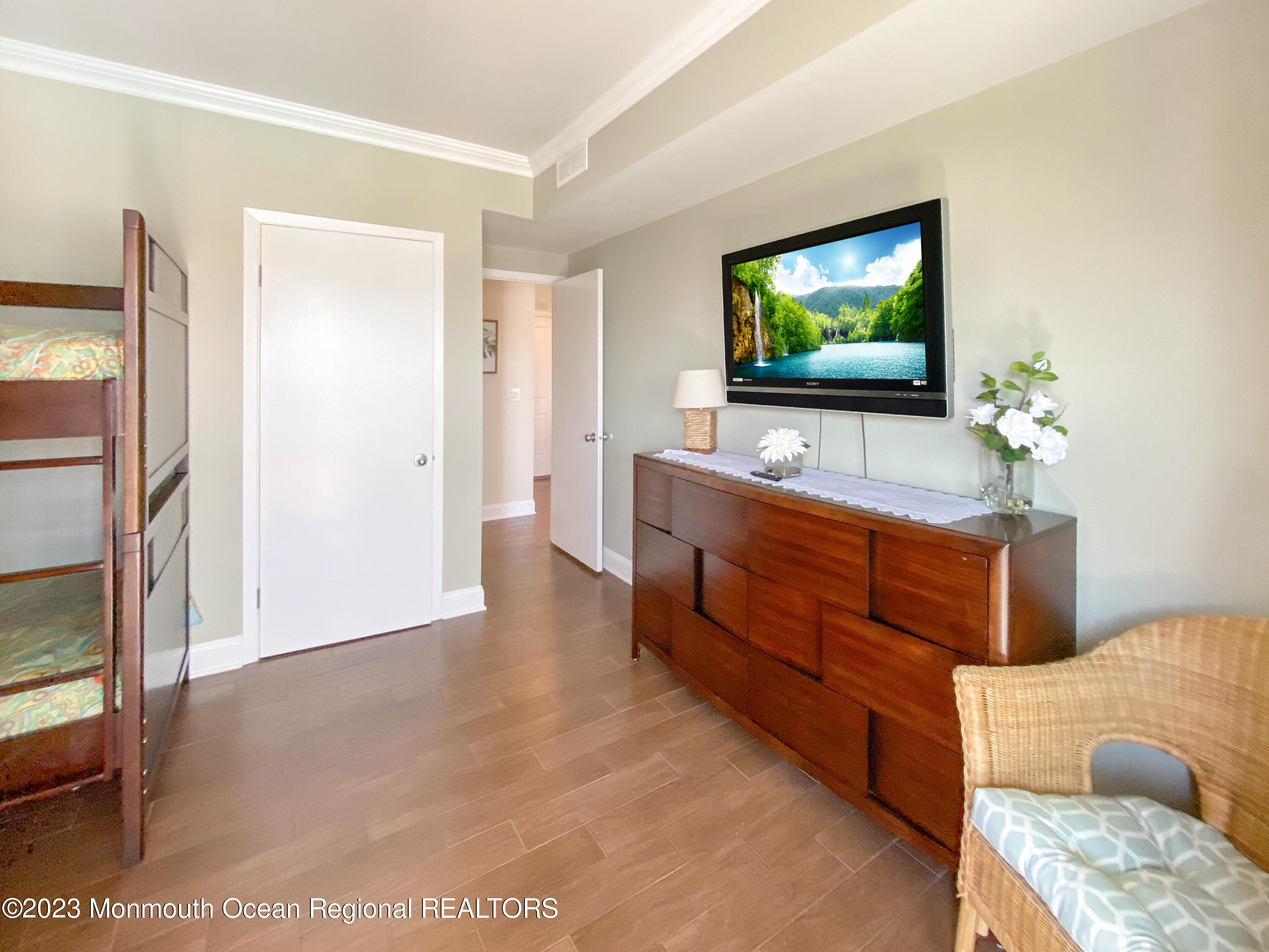 438 N Highway 35, 5309