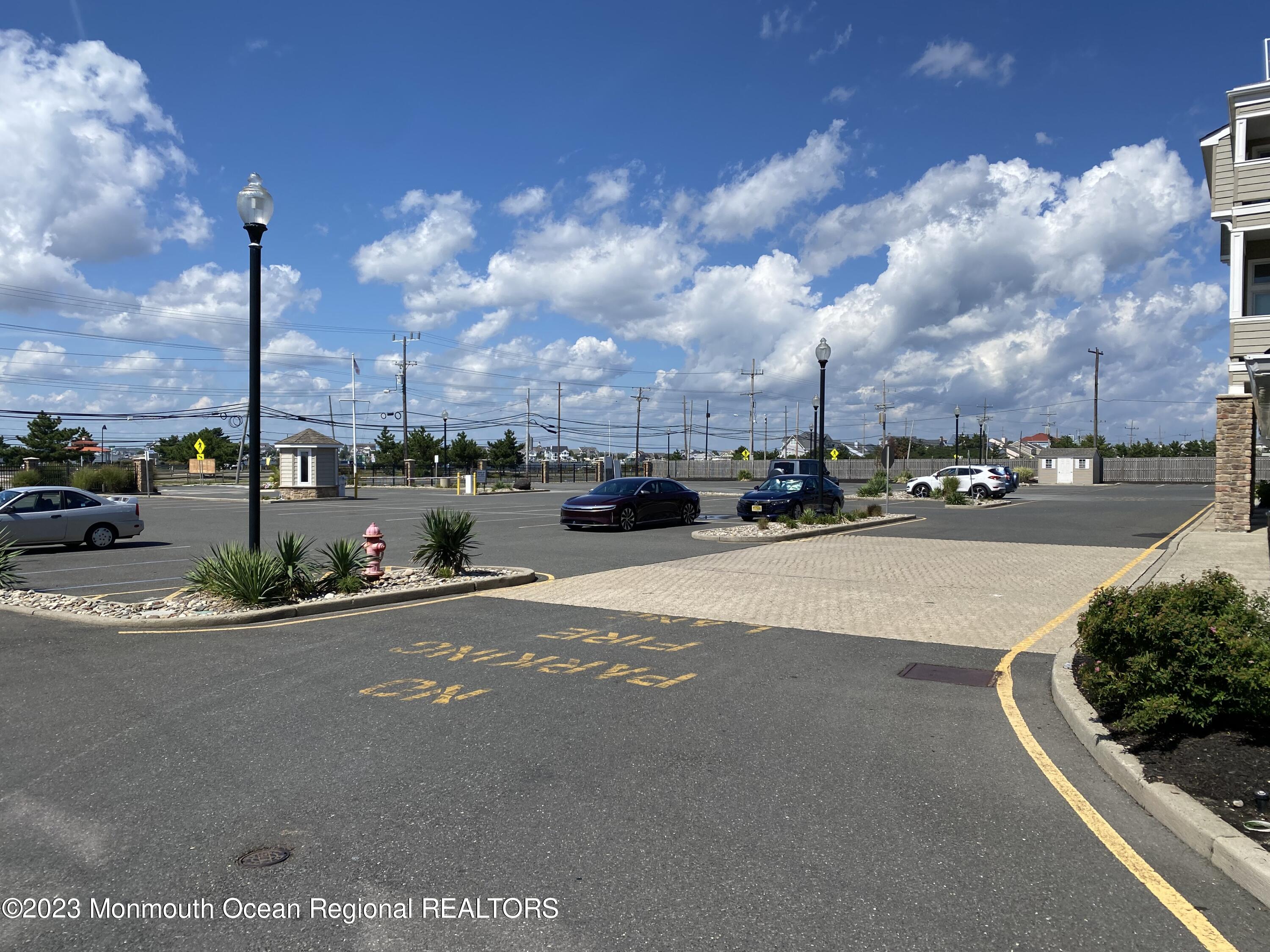 438 N Highway 35, 5309