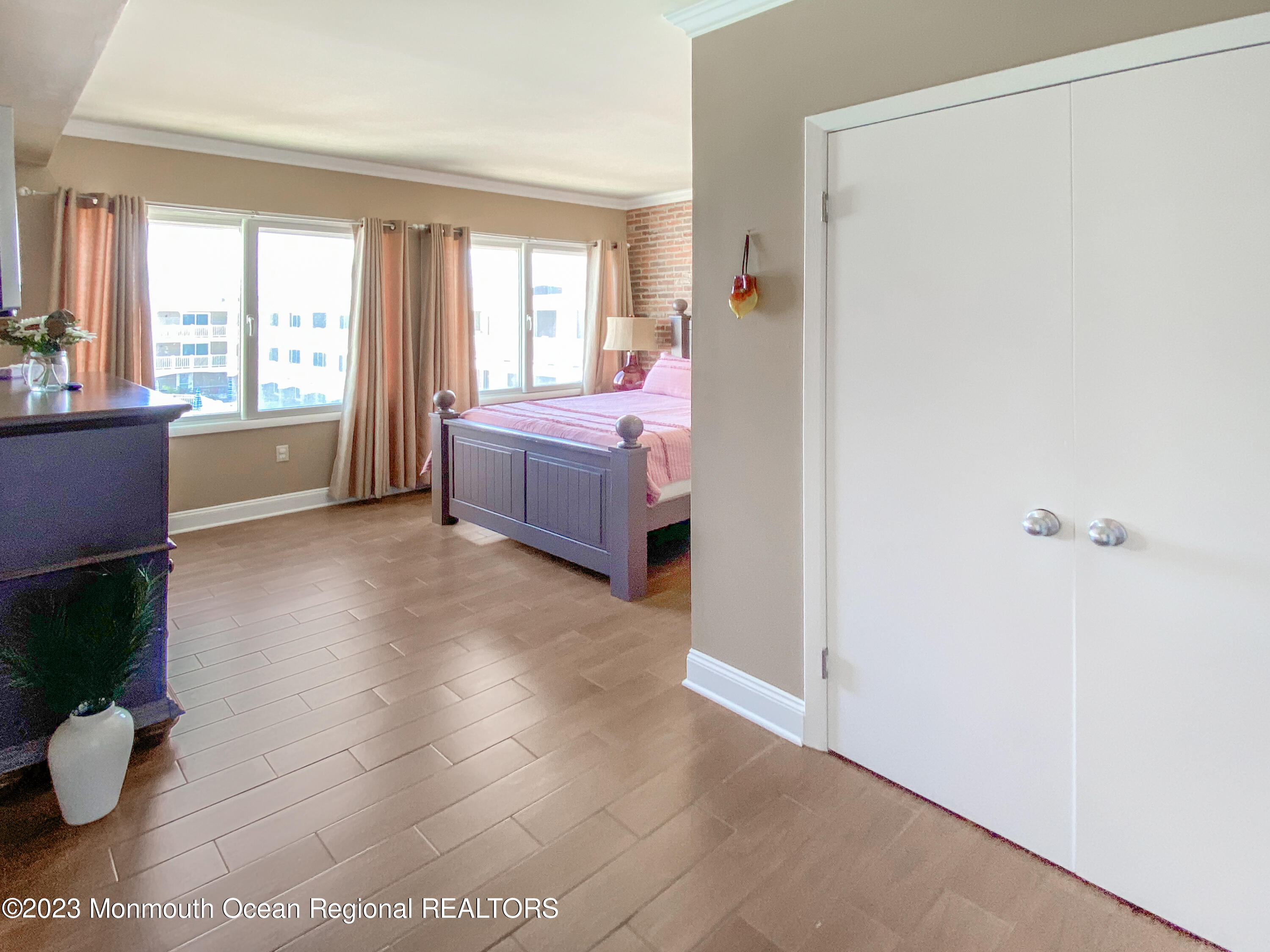 438 N Highway 35, 5309