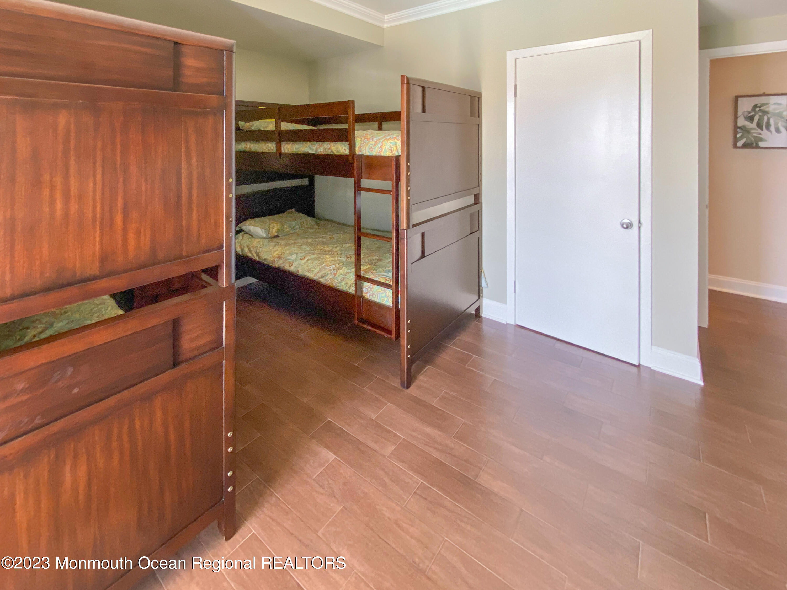 438 N Highway 35, 5309