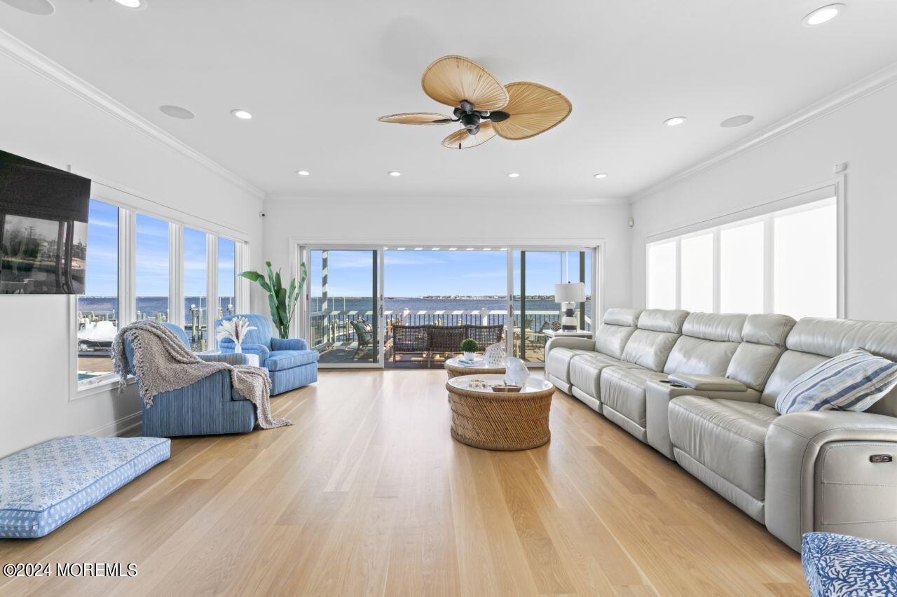 1 Pershing Boulevard